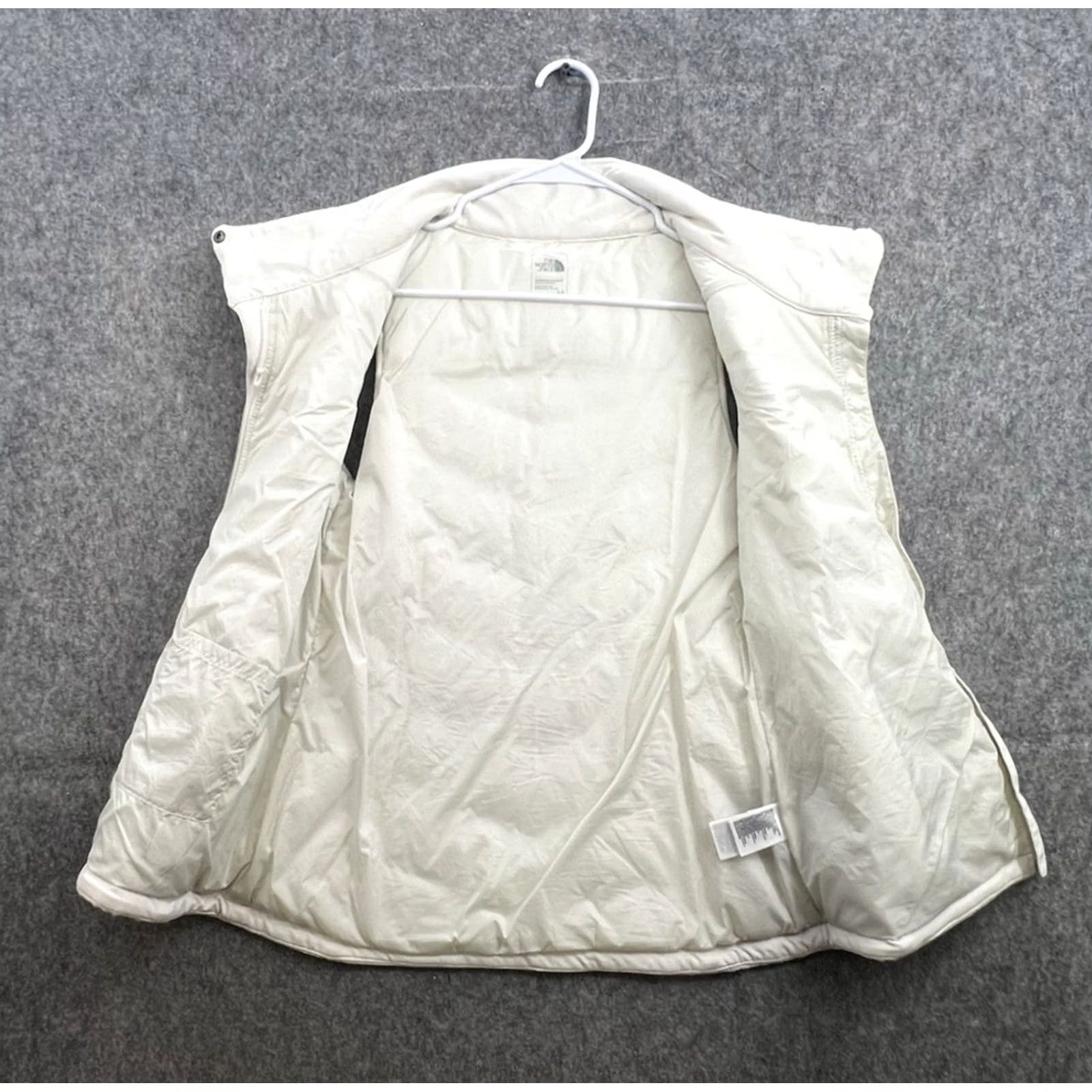 The North Face VINTAGE? The North Face Women’s Cream White Quilted Insulated Vest Size Small Size S / US 4 / IT 40 - 3 Thumbnail
