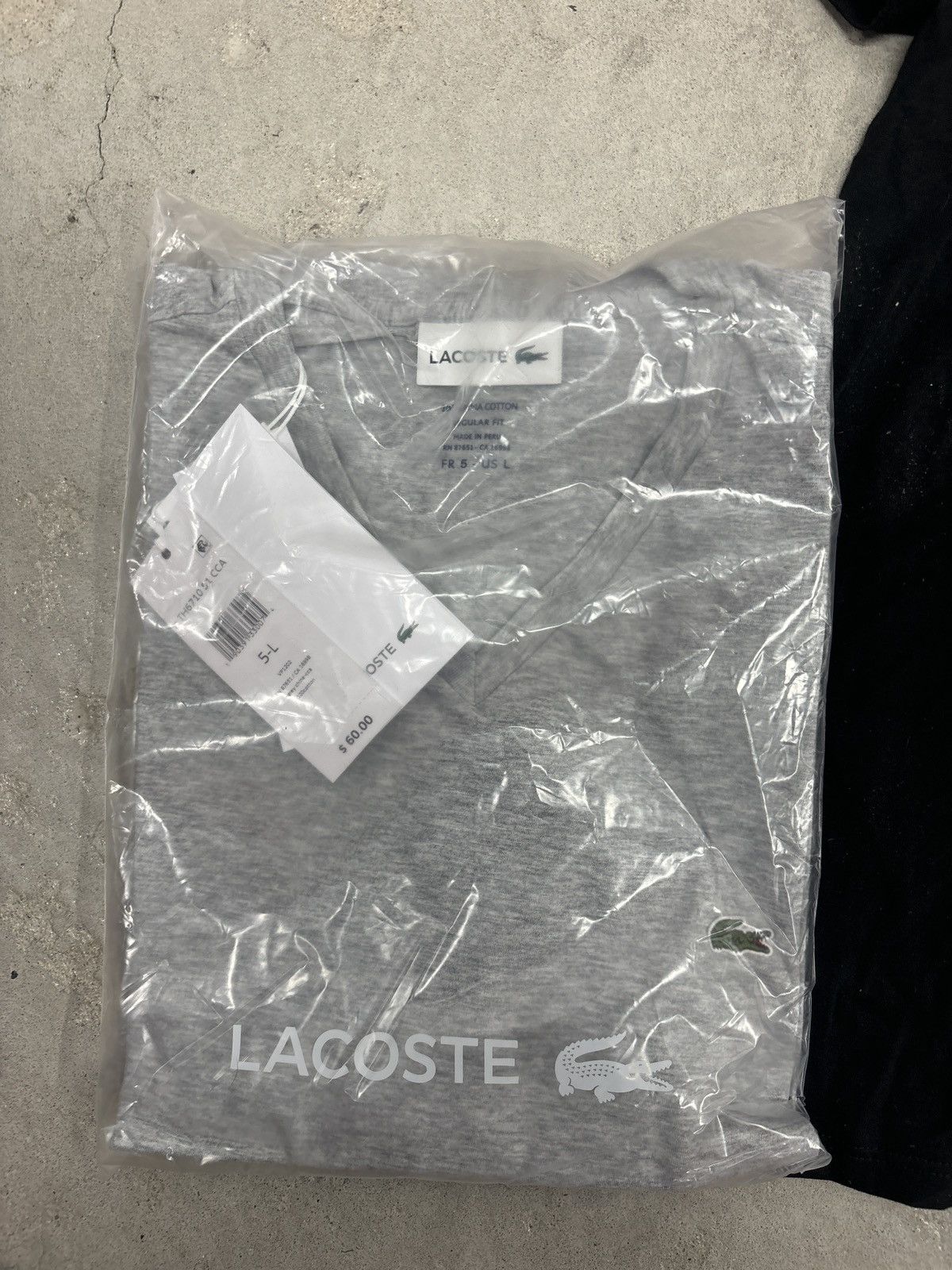 Lacoste Lacoste gray short sleeve Size US L / EU 52-54 / 3 - 1 Thumbnail
