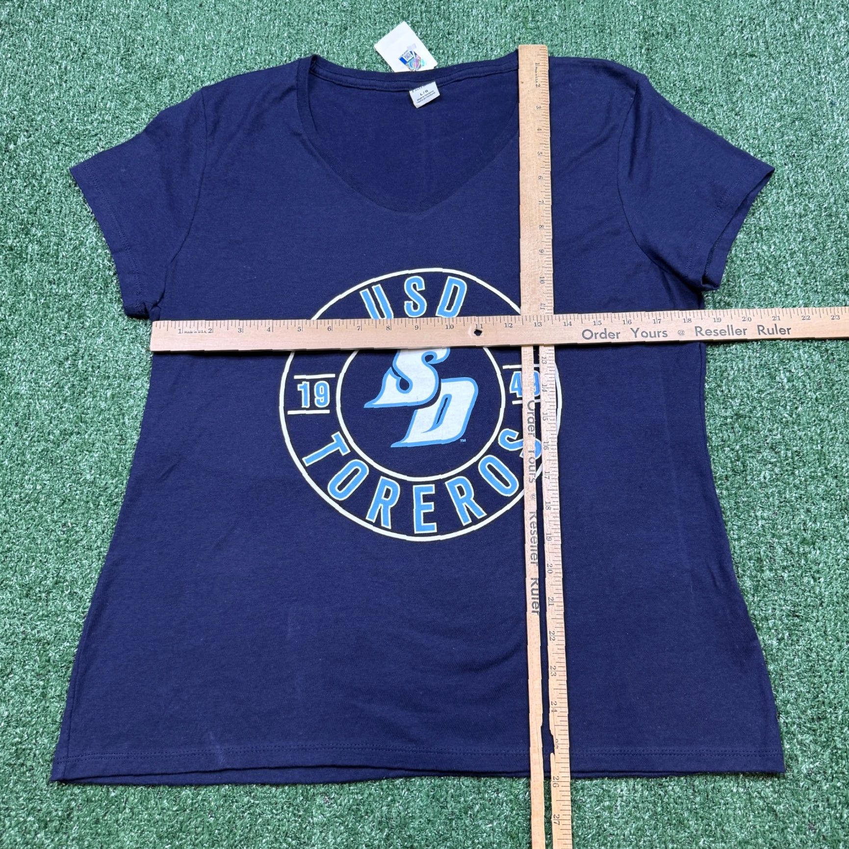 Hanes VINTAGE Hanes UC San Diego Tritons USD Toreros Women’s T Shirt Size L Blue V Neck Size L / US 10 / IT 46 - 5 Thumbnail