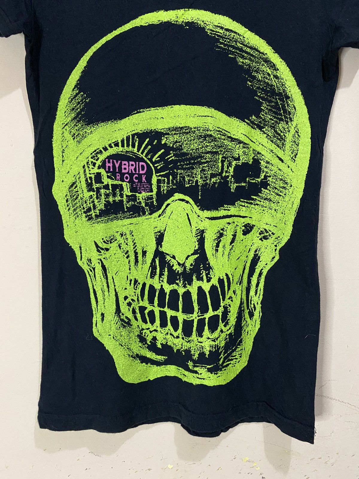 If Six Was Nine 2000s Hybrid Rock Skulls Japanese Tee Size ONE SIZE - 3 Thumbnail