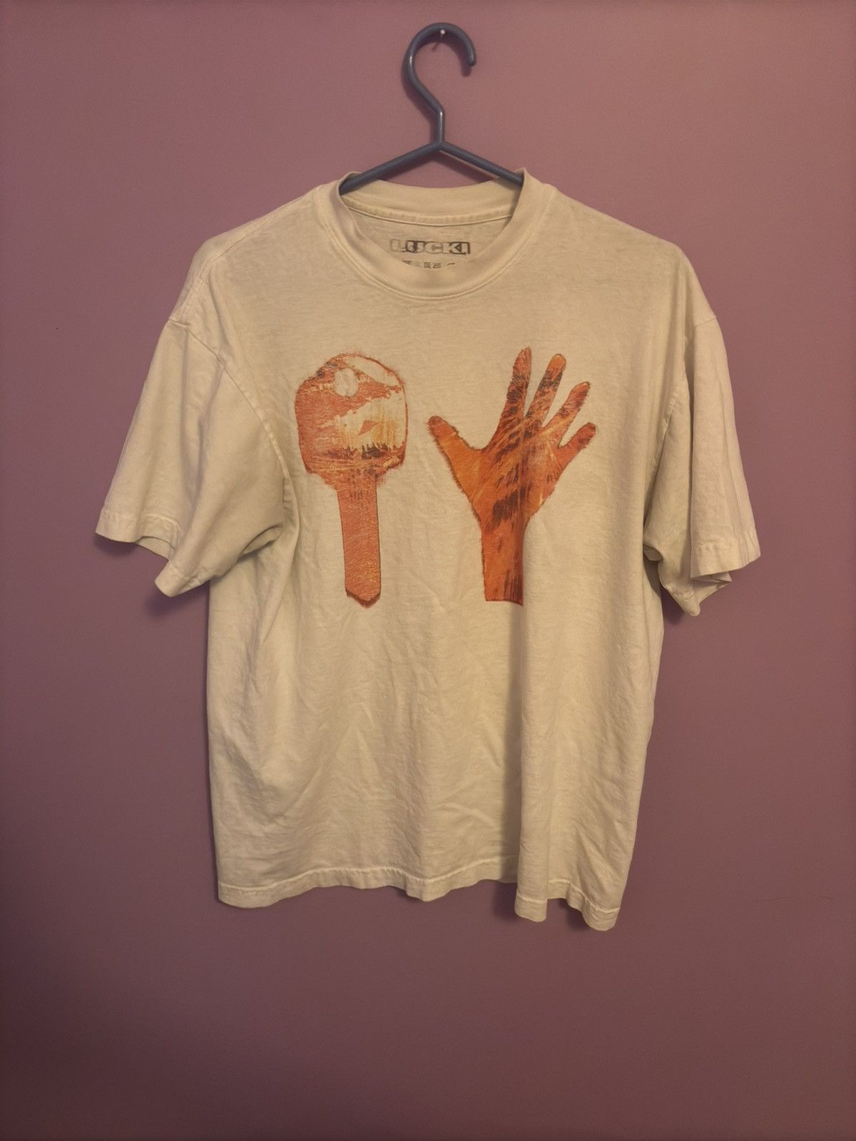 Kodone Wake up lucki ‘’Red Key’’ white tee Size US M / EU 48-50 / 2 - 1 Thumbnail
