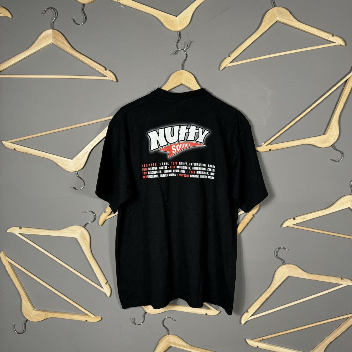 Band Tees Vintage Madness 1999 Nutty Sounds Tour T-shirt Size US XL / EU 56 / 4 - 2 Thumbnail