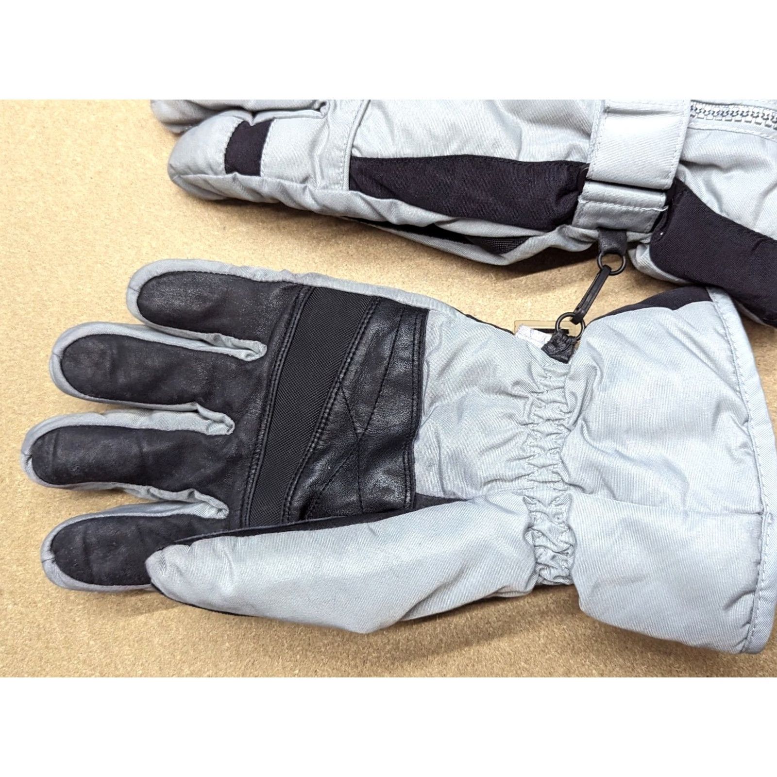 Vintage ESKA Motorcycle Mens Gloves Size 11 Gray Winter Warm Thermal ISODRY Grip Glove Leather, Nylon, Polyester Lined Size ONE SIZE - 3 Thumbnail