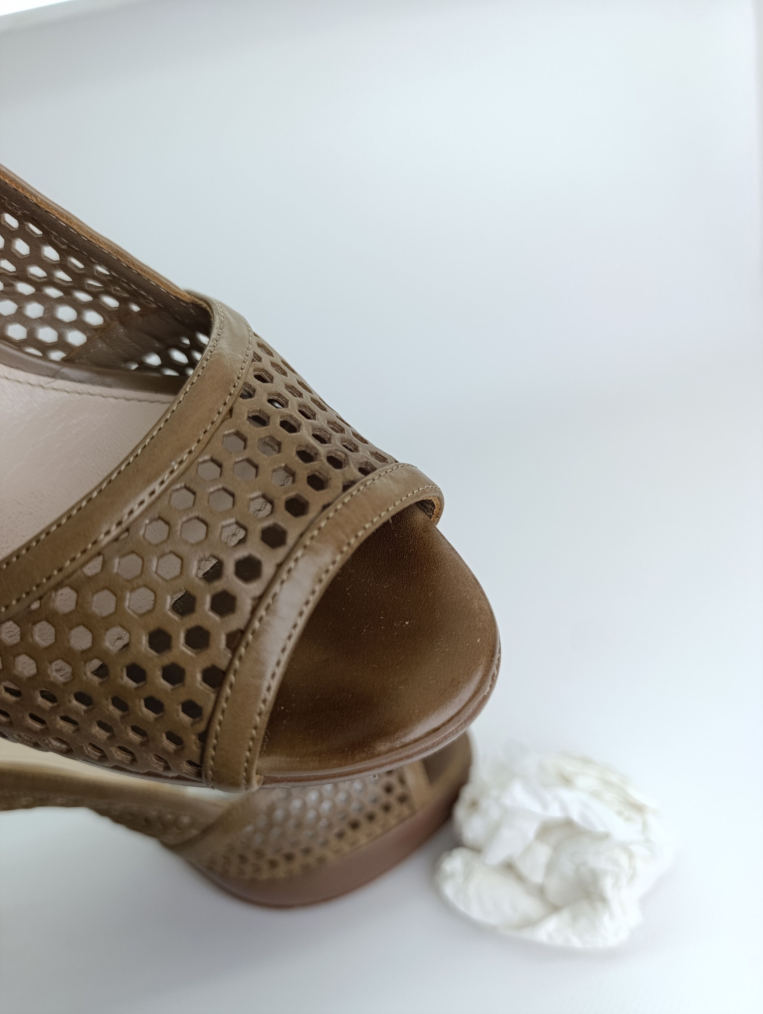 Prada PRADA TORTILLA LEATHER LASER CUT SLINGBACK SANDALS Size US 10.5 / IT 40.5 - 23 Thumbnail