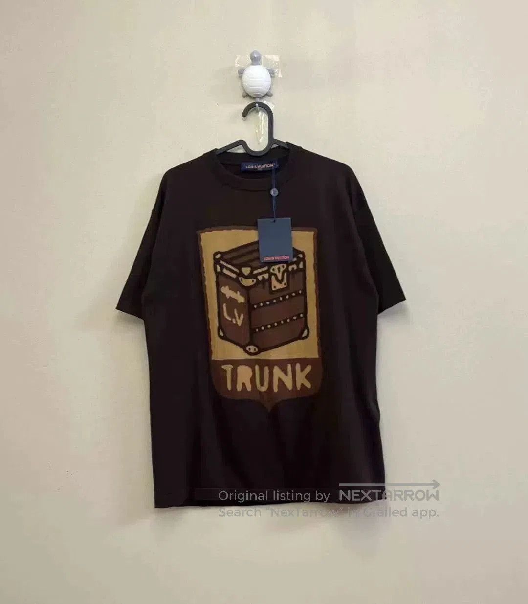 Louis Vuitton louis vuitton brown trunk graphic t-shirt. Size US S / EU 44-46 / 1 - 1 Thumbnail
