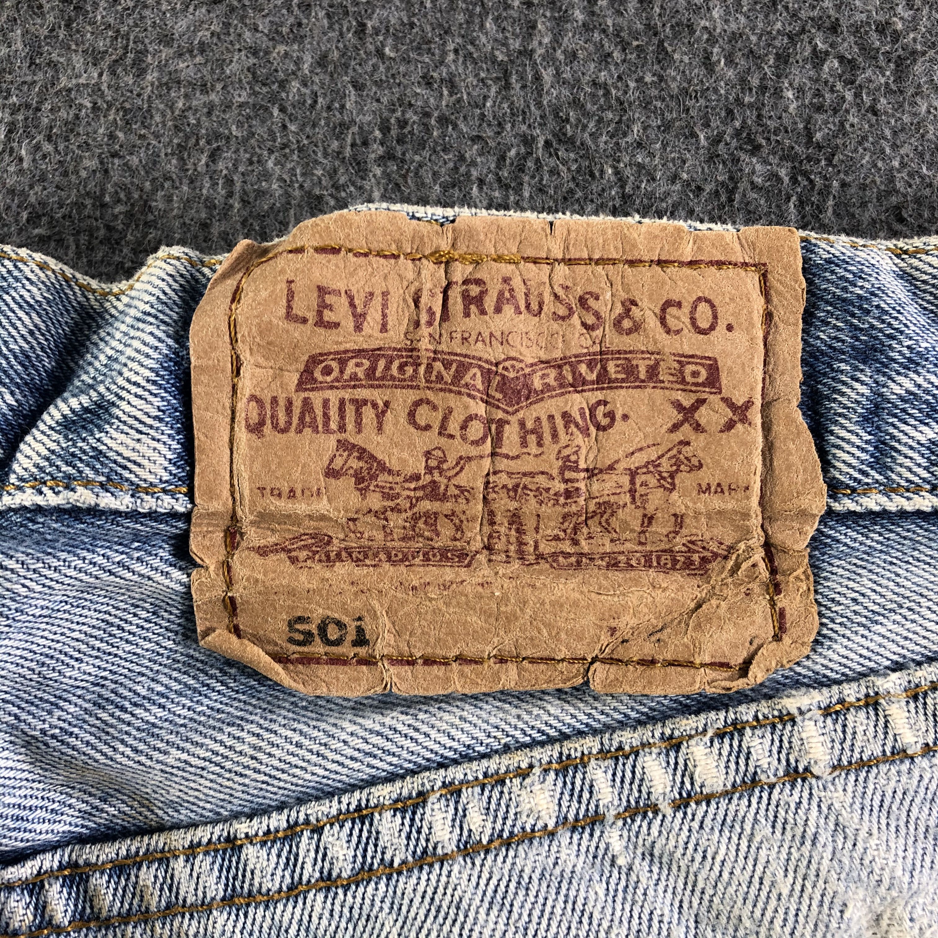Levi's 90s Vintage Light Wash Levis 501 Jeans-J4599 Size US 31 - 5 Thumbnail