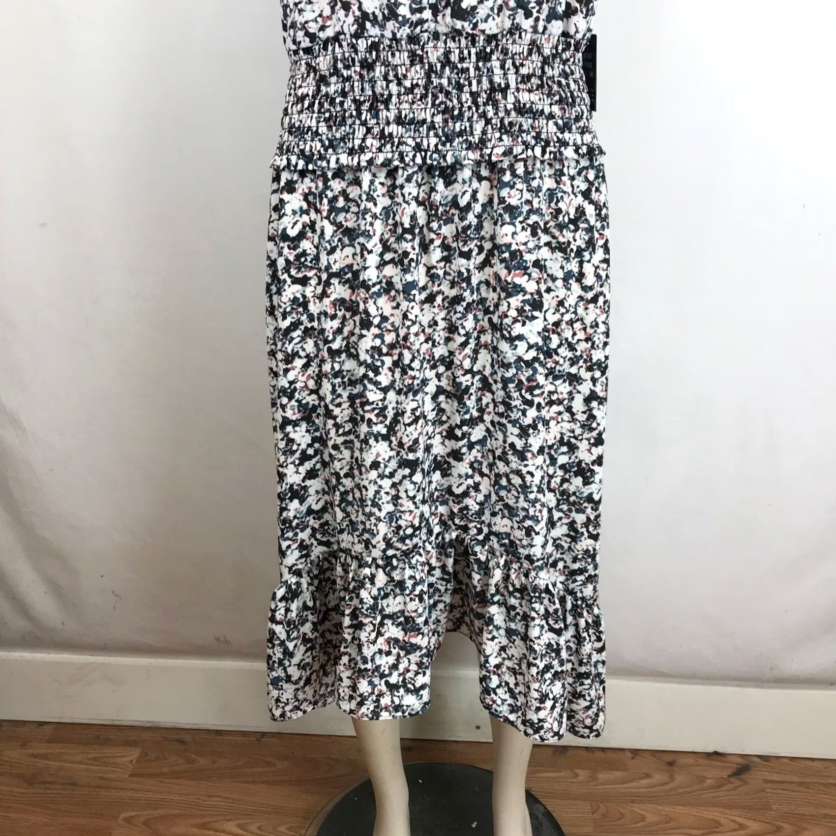Express Express Halter Midi Dress Women's Abstract Floral Smocked Hi-Low Multicolor Black White M Size M / US 6-8 / IT 42-44 - 3 Thumbnail