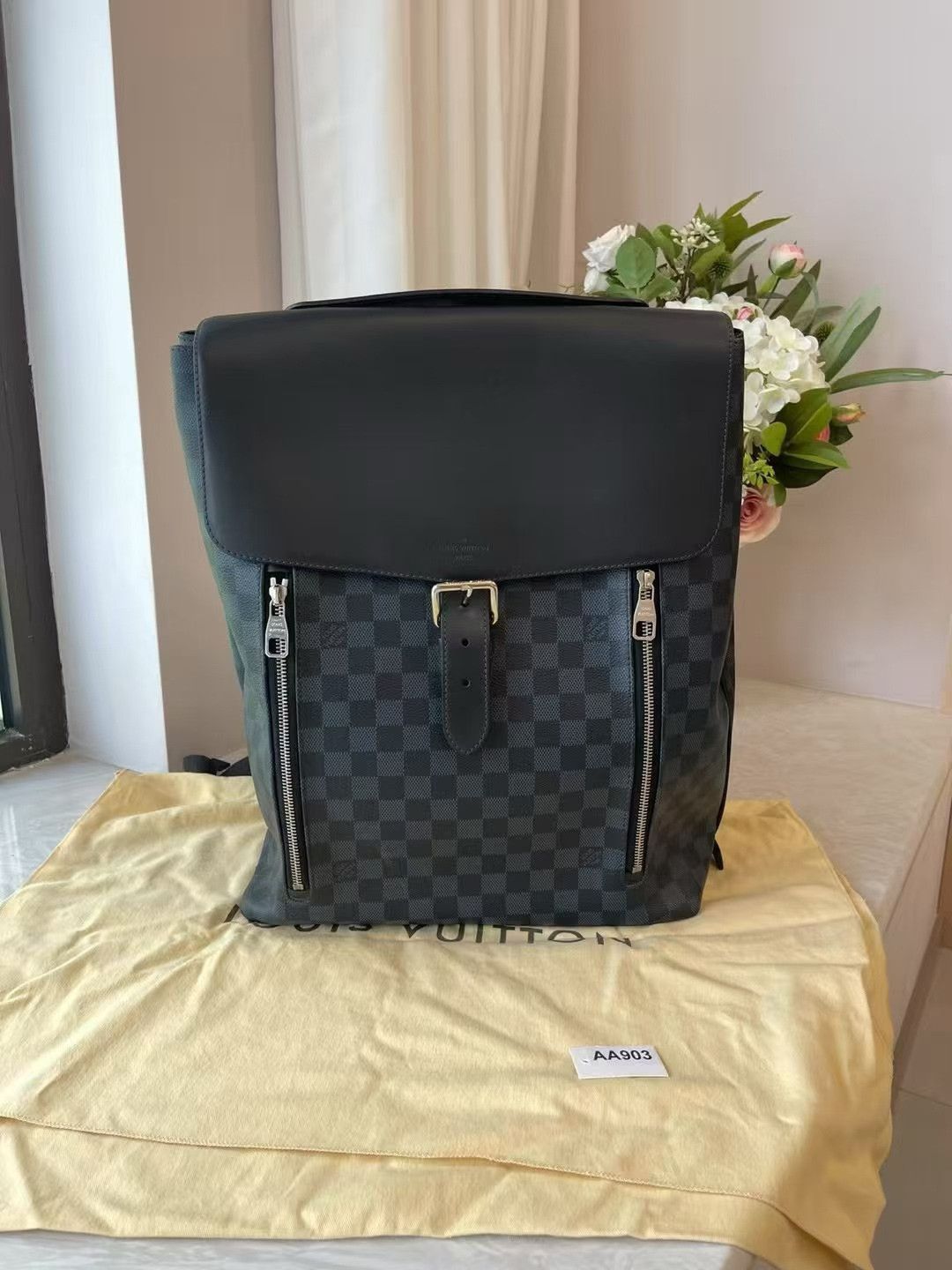 Louis Vuitton Pre-loved Bag Very good condition Size ONE SIZE - 1 Thumbnail
