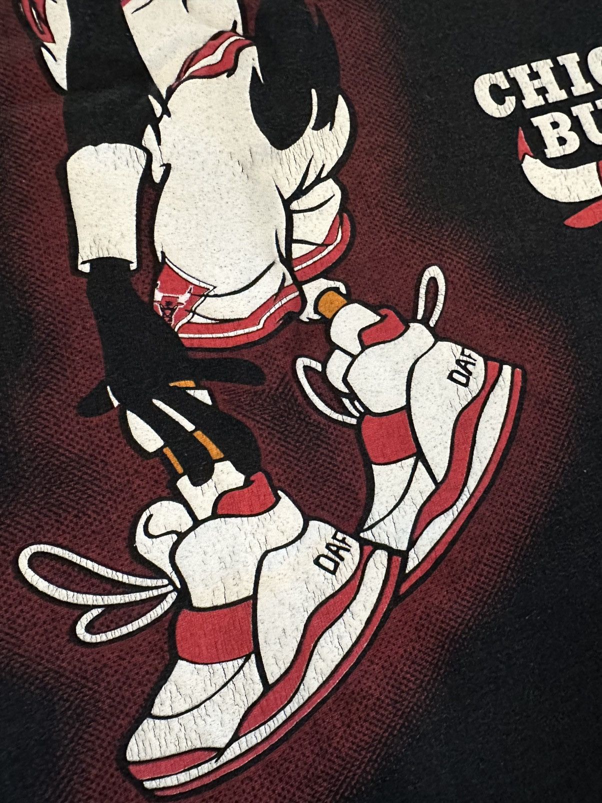Anvil Vintage 1994 Daffy Duck Chicago Bulls Men’s T-Shirt-Size XL Size US XL / EU 56 / 4 - 4 Thumbnail