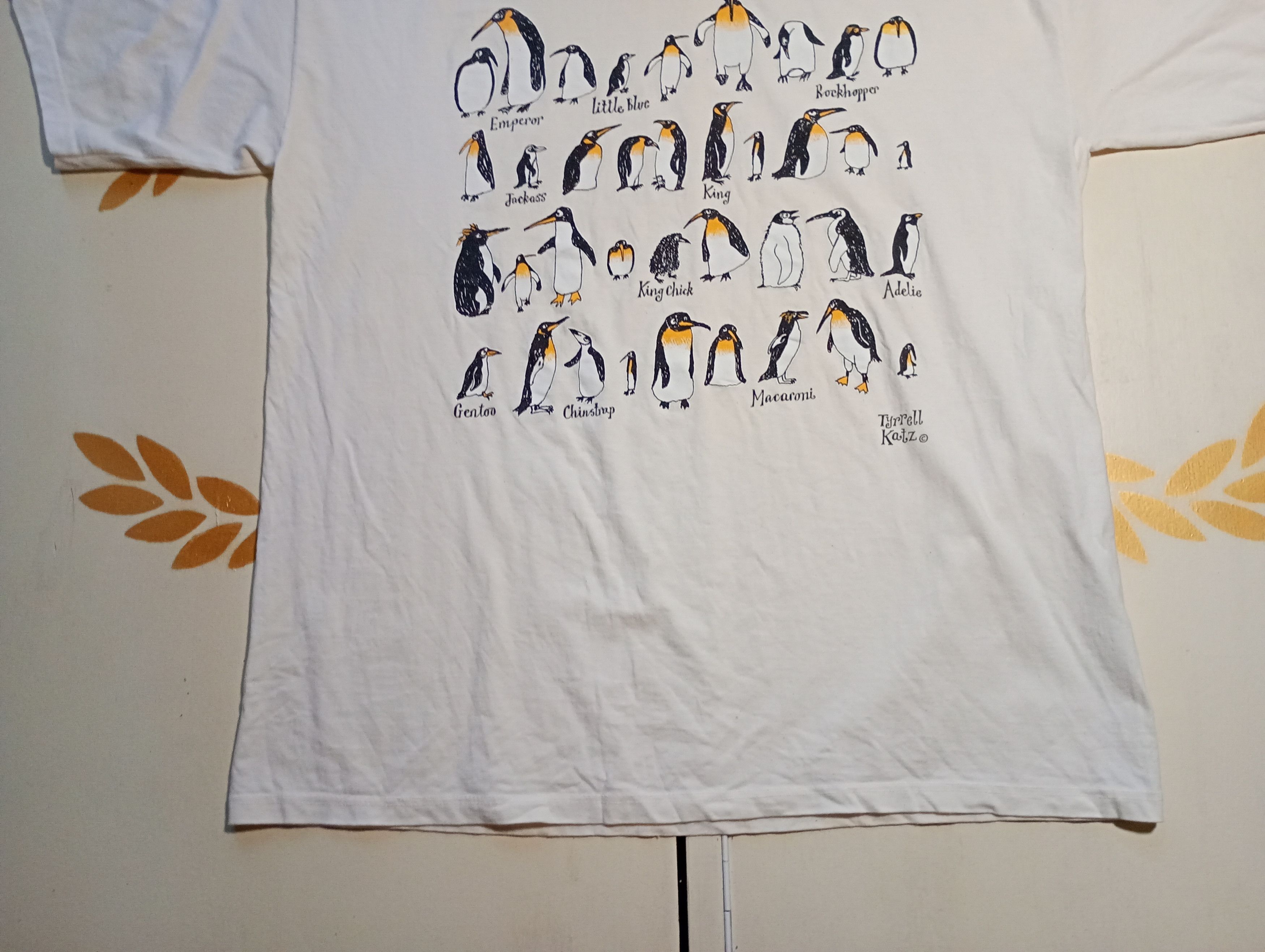 Vintage Tyrrel Katz Penguins Printed T-Shirt Vintage Size US XL / EU 56 / 4 - 3 Thumbnail