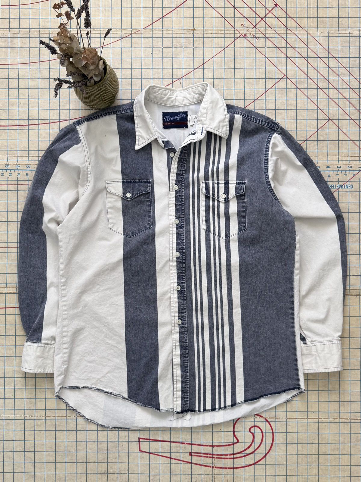 Vintage Vintage Wrangler Brushpopper Vertical Striped Button Up 17 Size US XL / EU 56 / 4 - 1 Thumbnail
