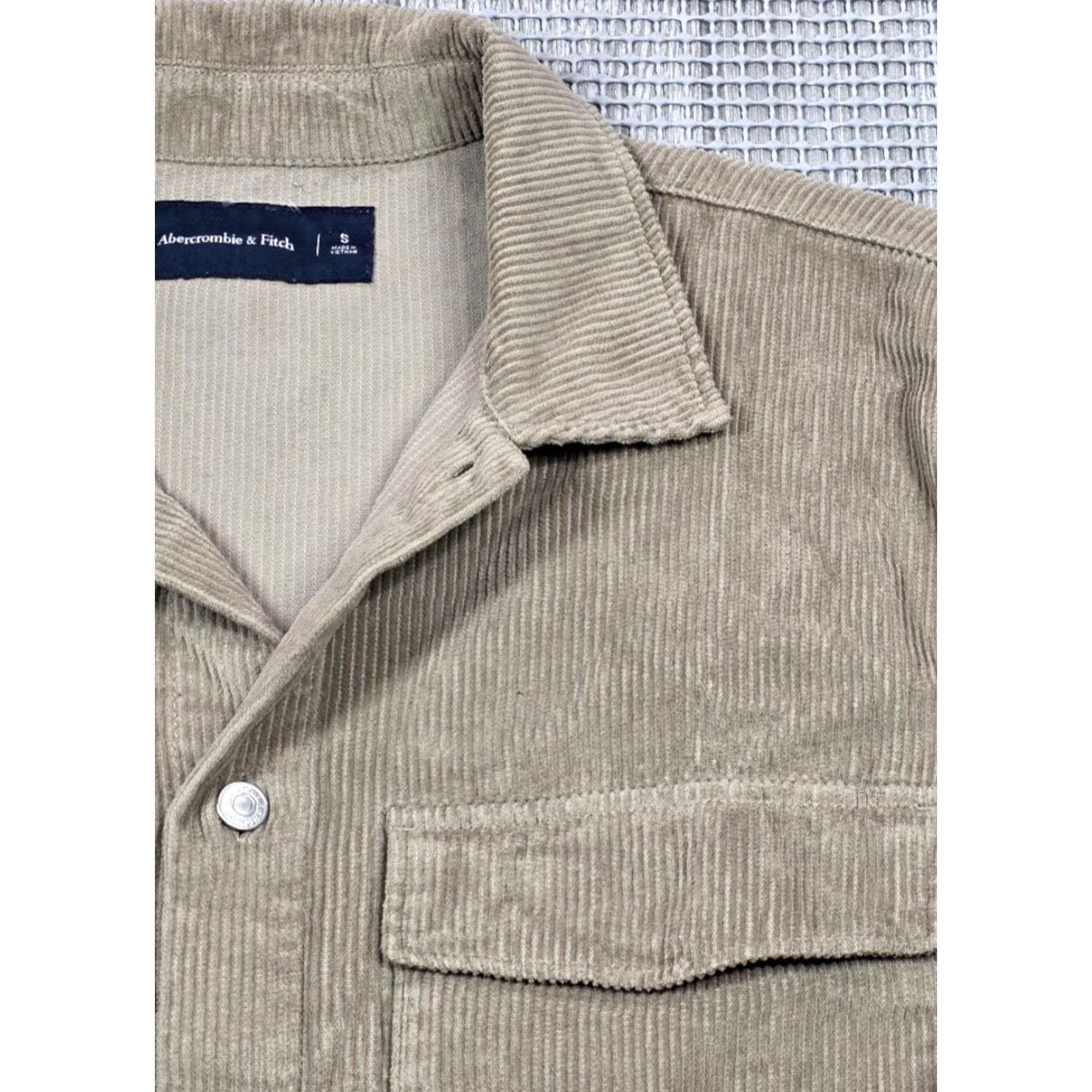 Abercrombie & Fitch Abercrombie & Fitch Jacket Men Corduroy Shacket Brown Work Shirt Gorpcore Shacket Corduroy Shirt Brown Abercrombie & Fitch Men Jacket Size S Size US S / EU 44-46 / 1 - 5 Thumbnail
