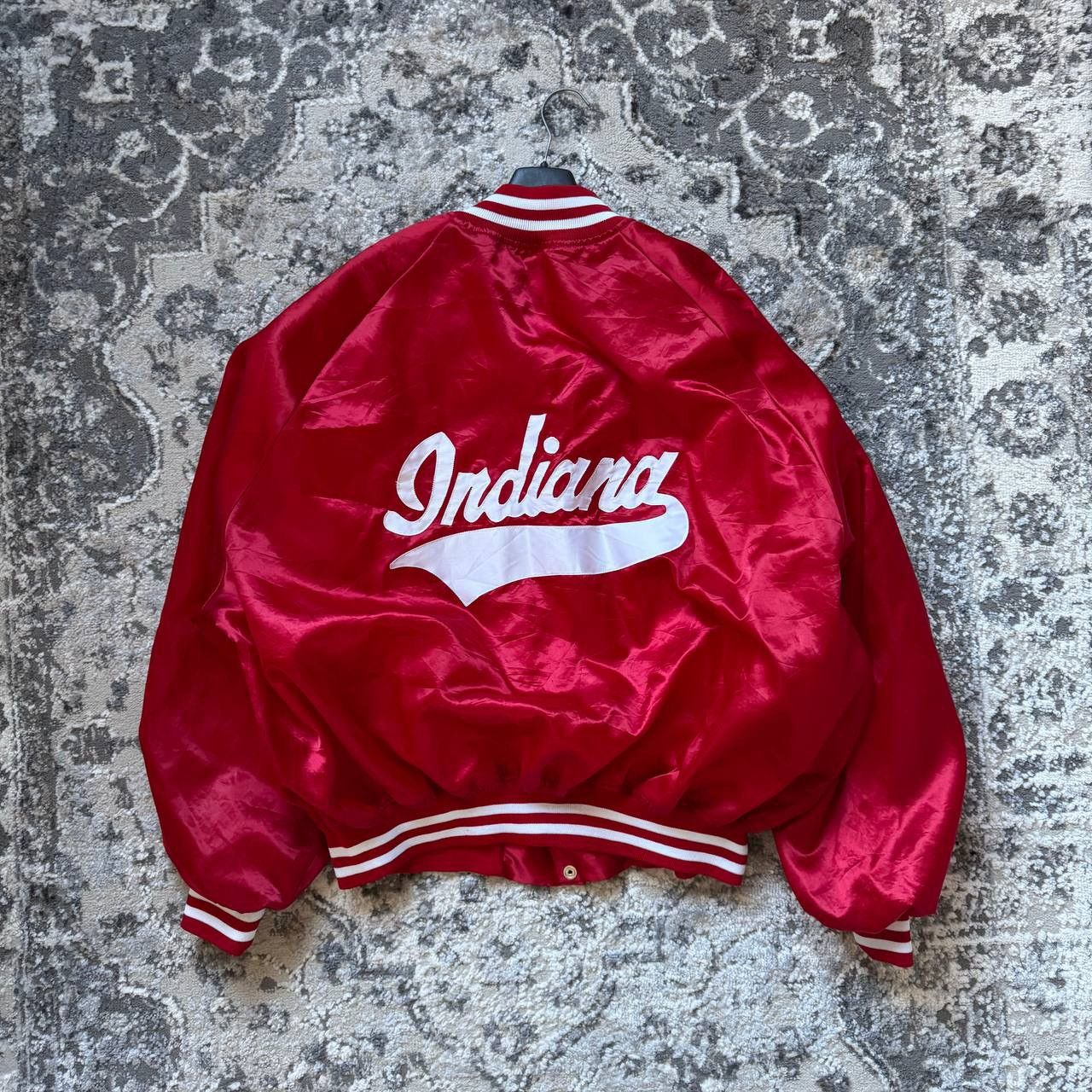 Vintage Vintage 80’s IU Indiana Hoosiers Retro Satin Bomber Jacket Size US XL / EU 56 / 4 - 1 Thumbnail