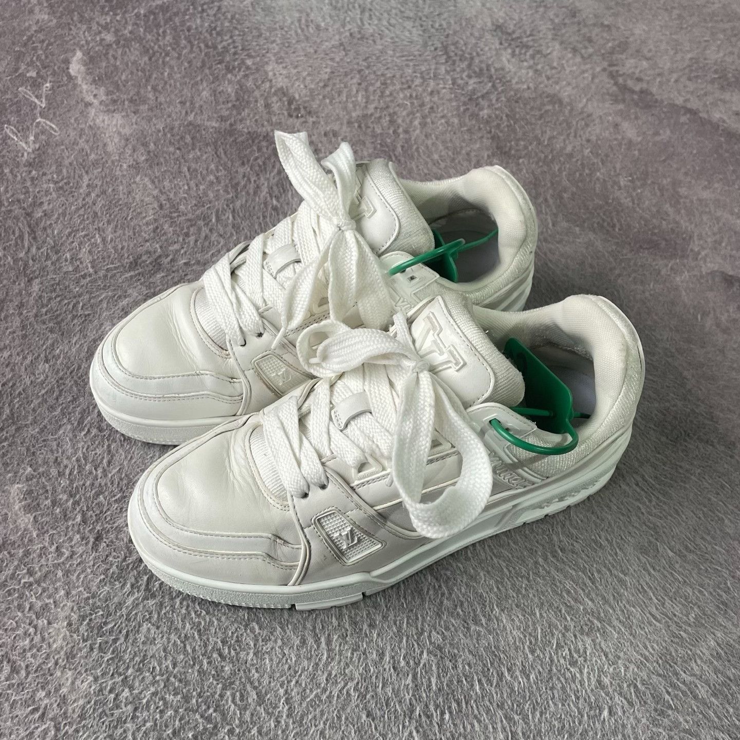 Louis Vuitton Louis Vuitton Training White Lowtop Sneakers 29 Women Size US 8 / IT 38 - 1 Thumbnail
