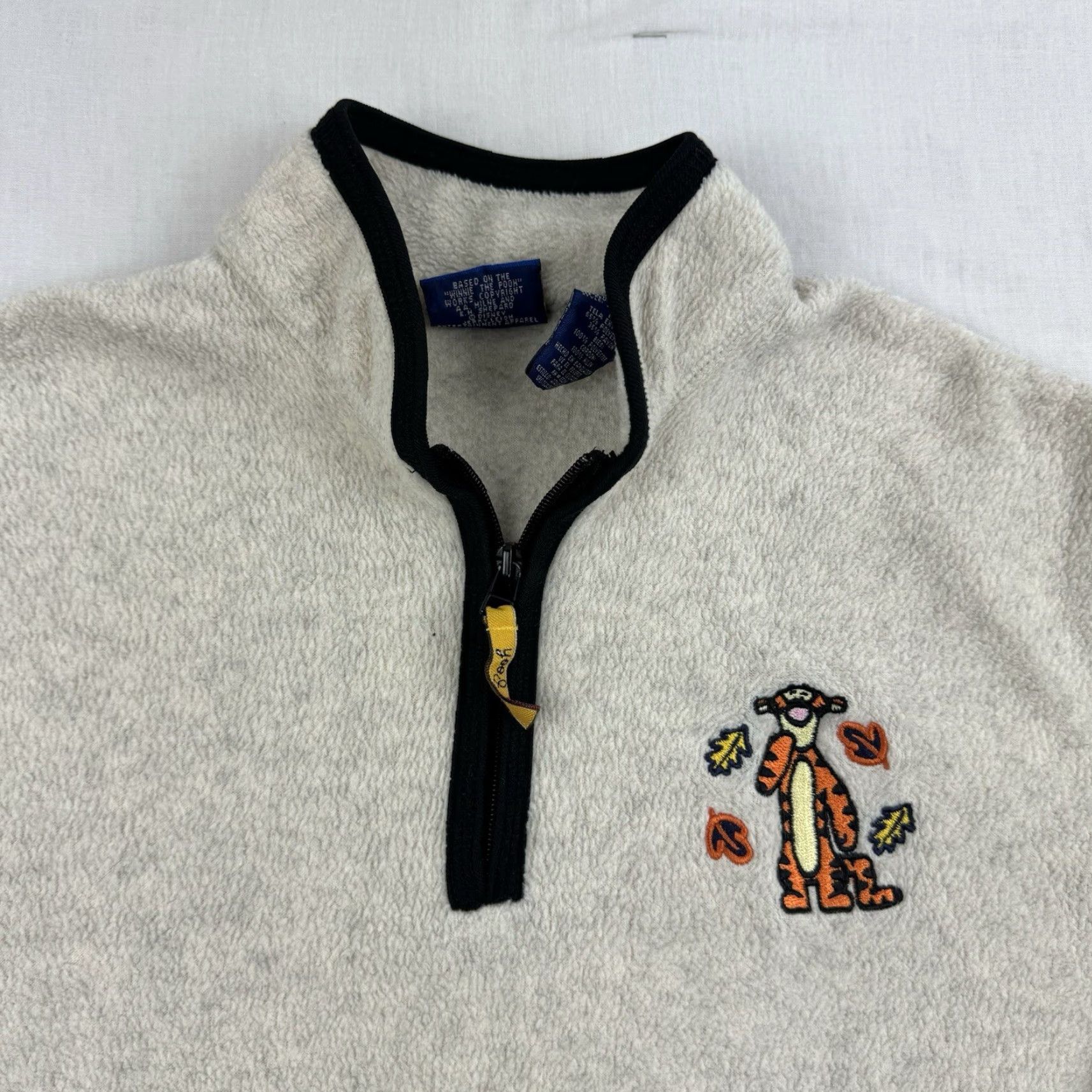 Vintage VINTAGE Winnie the Pooh Jacket Women's Medium Gray Fleece Fall 1954ra Winnie the Pooh Womens Jacket Size M / US 6-8 / IT 42-44 - 2 Thumbnail