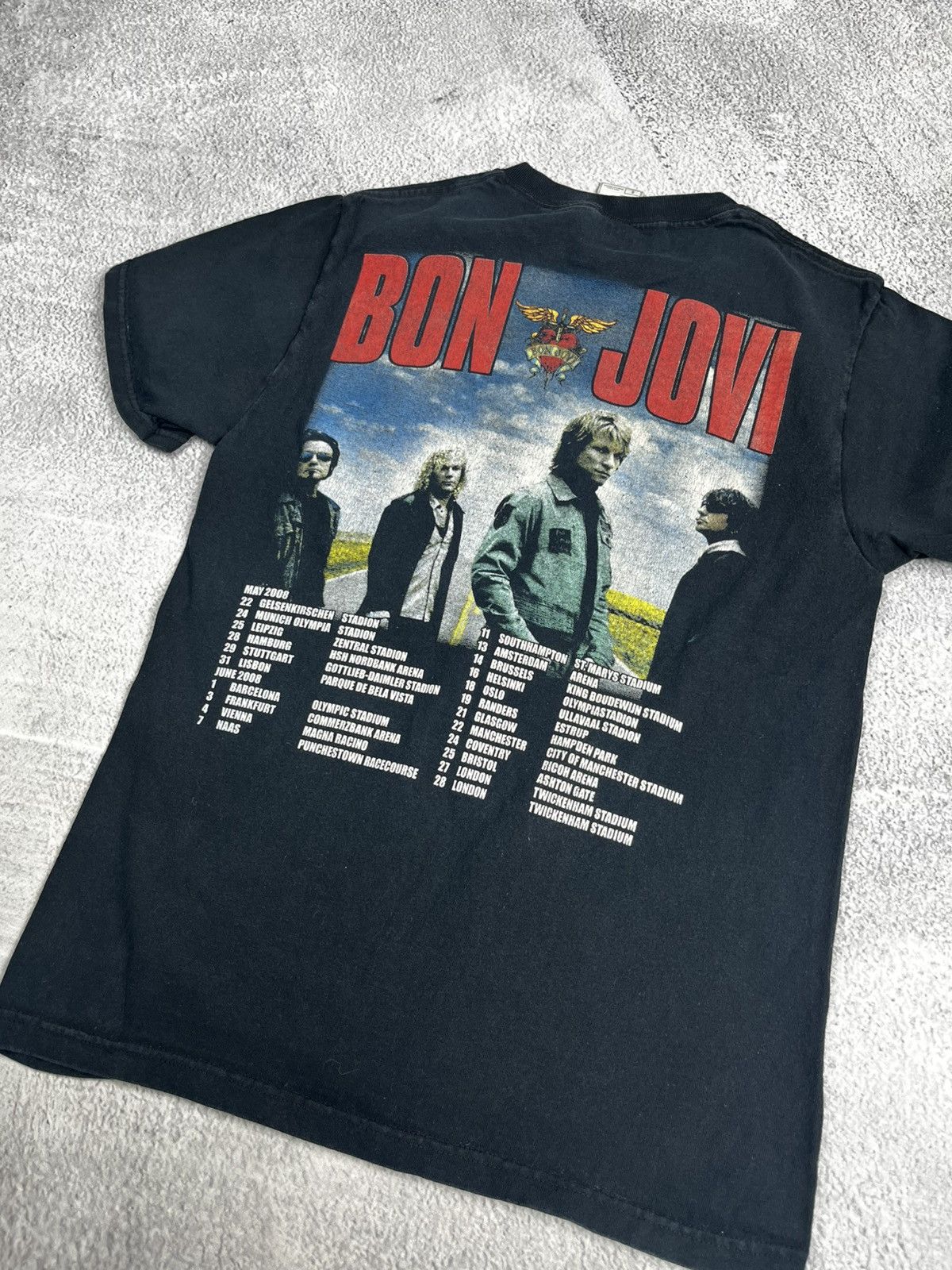 Band Tees Bon Jovi T-Shirt Black vintage 2008 size XL Size US M / EU 48-50 / 2 - 7 Thumbnail
