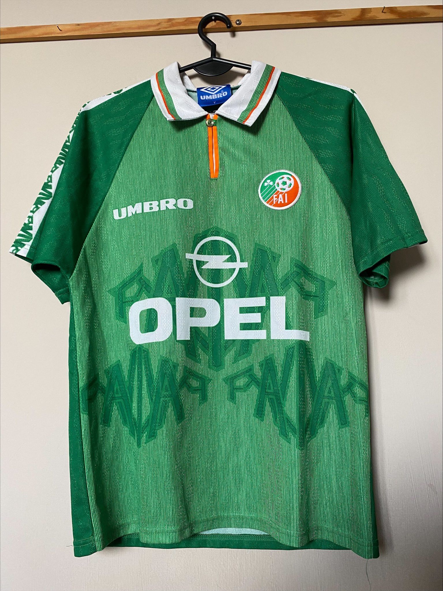 image of Vintage Soccer Jersey Irlandia - 1996 - 1998 - S - Umbro in Green, Men's (Size Small)