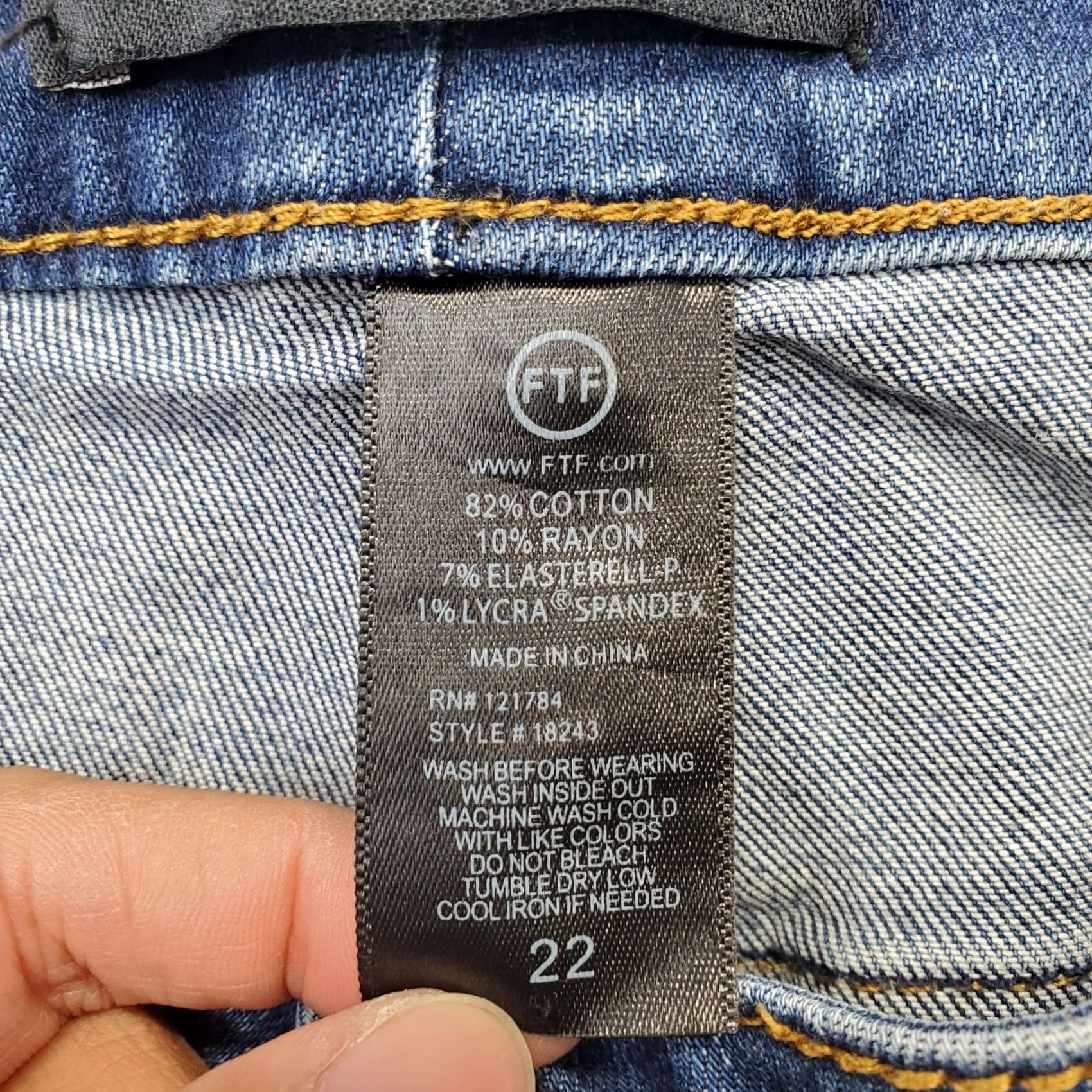 Vintage Fashion to Figure Womens 22 Blue Denim Skinny Jeans 5-Pocket Stretch Medium Wash Vintage: No Size 40" / US 18 - 7 Thumbnail