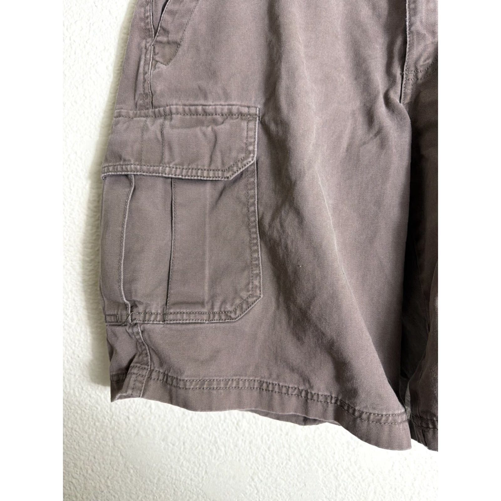 Vintage Columbia Cargo Short Men 32 Regular Brown Twill Brownsmead II 10 Inseam Mens Size US 32 / EU 48 - 2 Thumbnail