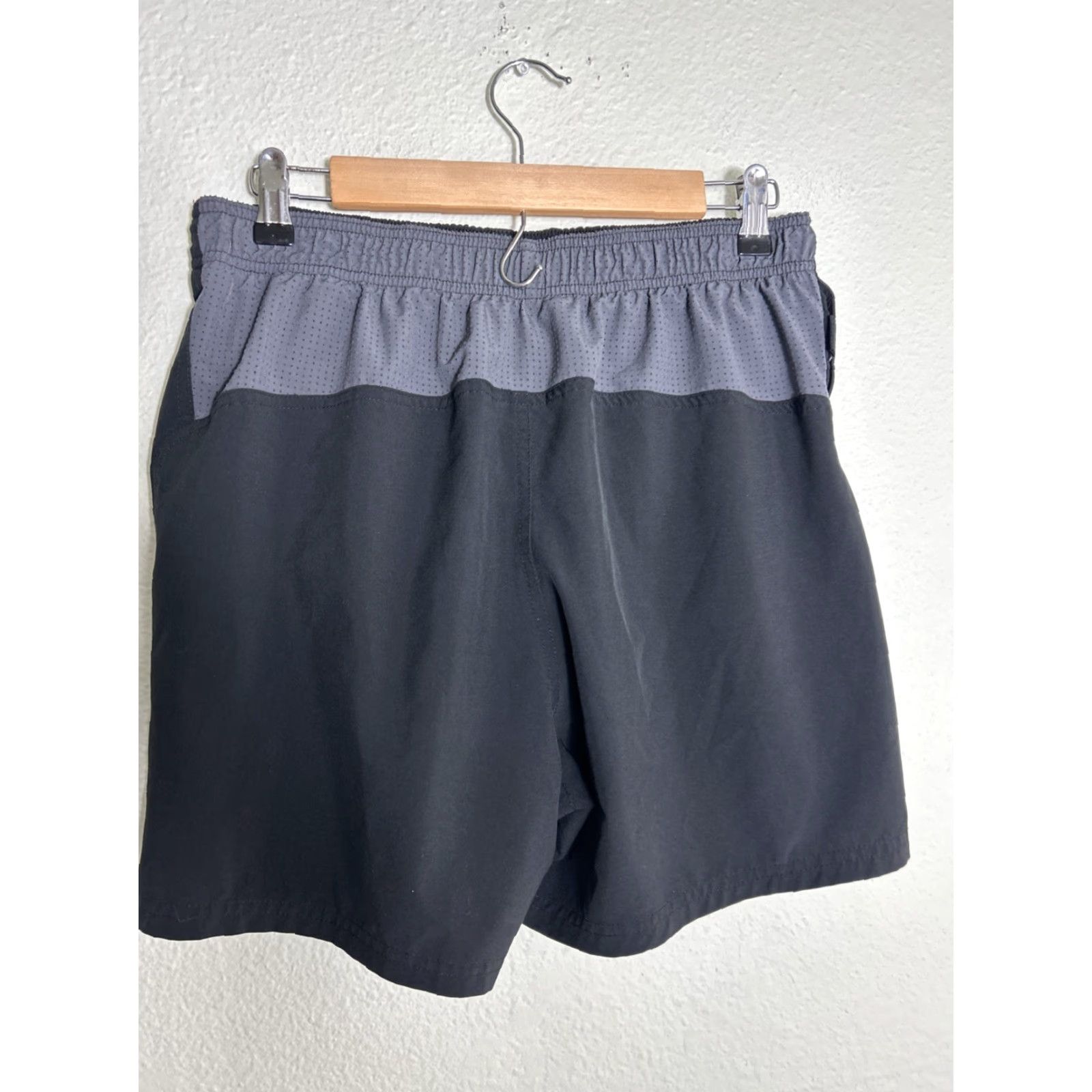 Nike Nike Lined Running Shorts Men’s Large Black Missing Drawstring 30x4.5 Size US 33 - 6 Thumbnail