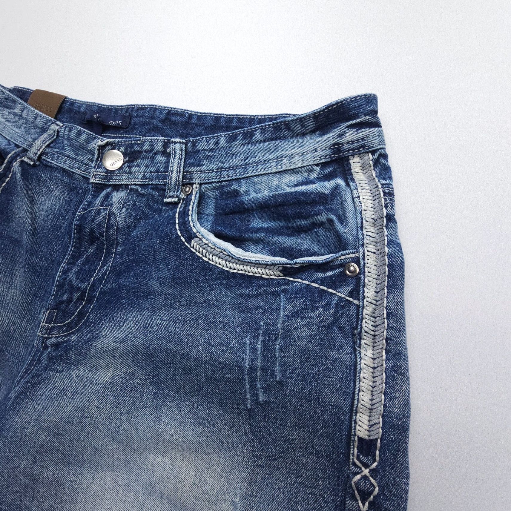 Vintage GS115 Brando Bermuda Shorts Mens 32 Dark Denim Blue 5-Pocket Regular Slim Biker Logo Vintage? No (but note vintage specified No). Size US 32 / EU 48 - 4 Thumbnail