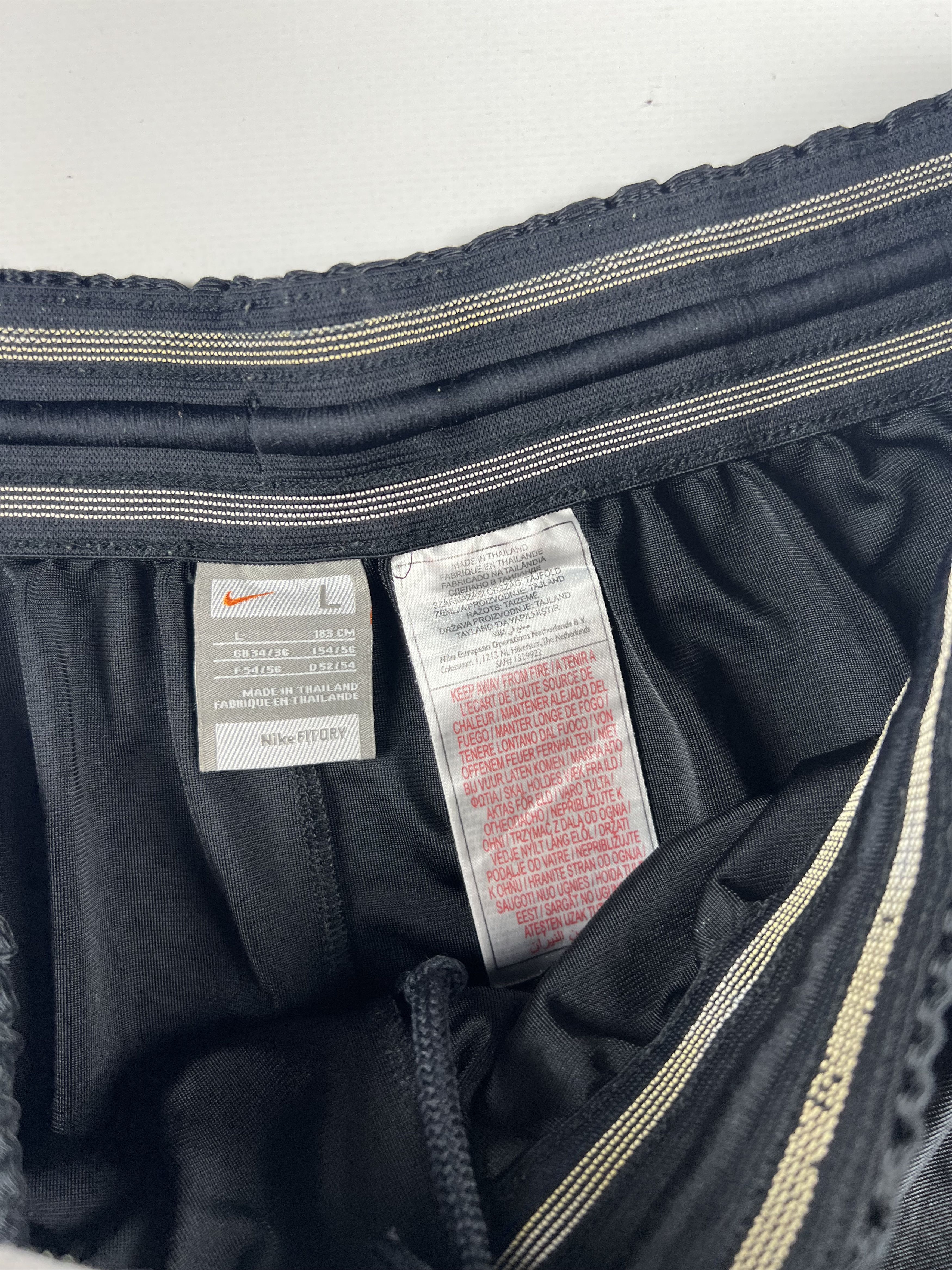 Nike × Vintage Vintage Nike Shorts Size US 36 / EU 52 - 3 Thumbnail