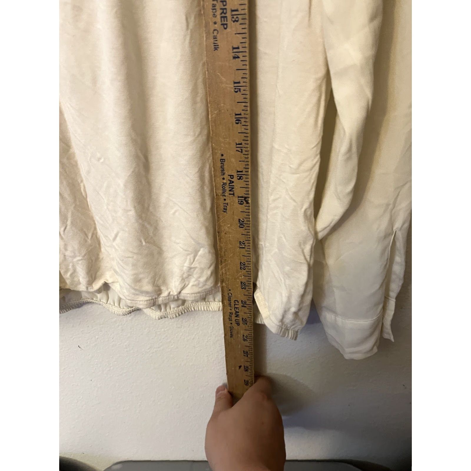 Loft VINTAGE Loft Women Short Sleeve Henley Blouse Size Small Cream Rayon Solid 90s Size S / US 4 / IT 40 - 4 Thumbnail