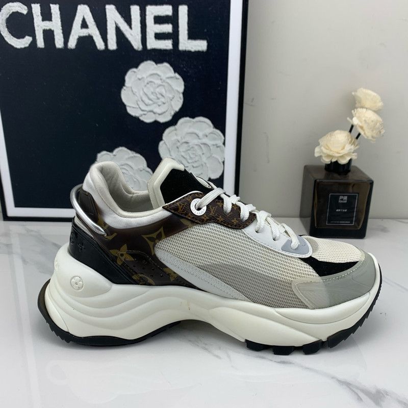 Louis Vuitton Louis Vuitton Run 55 Stylish Casual Sneakers for Women Size US 6 / IT 36 - 7 Thumbnail