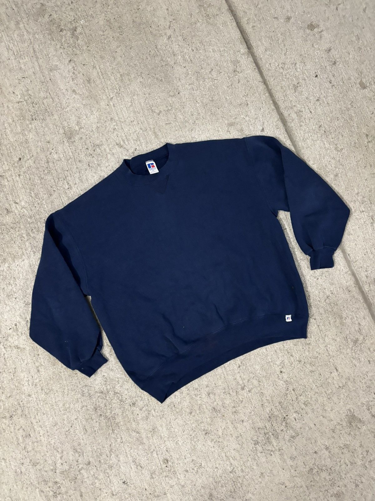 Russell Athletic × Vintage Navy Blank Russell athletic crewneck sweatshirt Size US XL / EU 56 / 4 - 1 Thumbnail