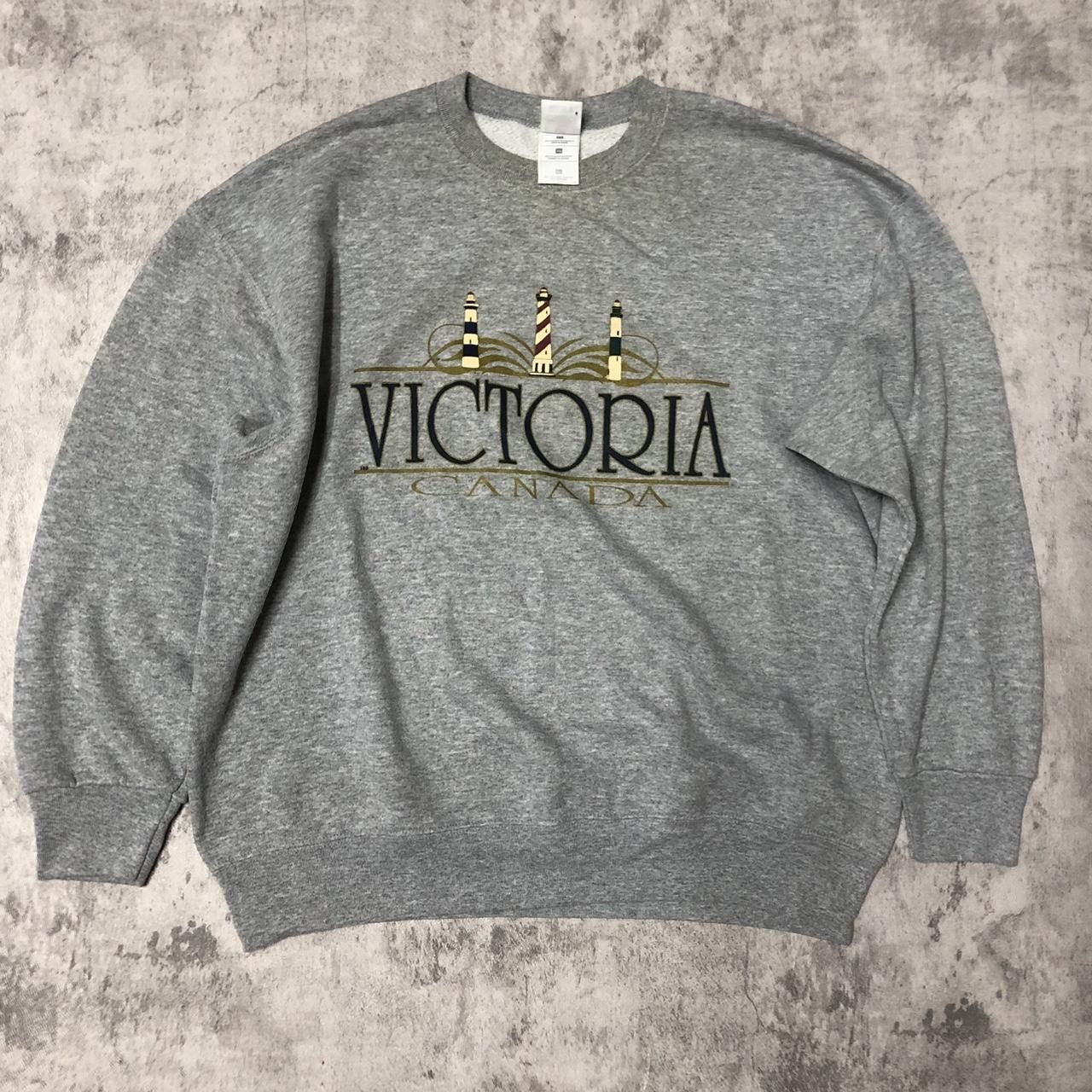 Fruit Of The Loom Grey Victoria Canada crewneck sweatshirt with gold accents Size US XL / EU 56 / 4 - 1 Thumbnail