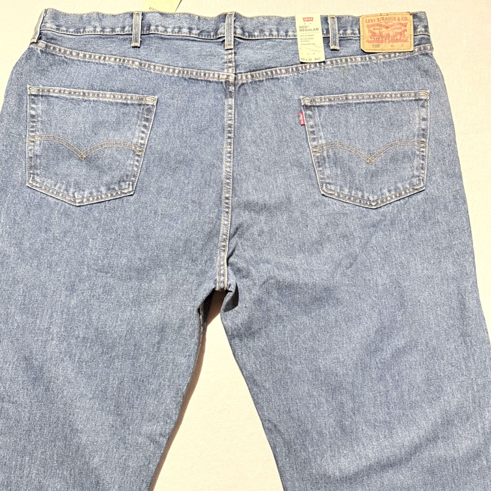 Levi's VINTAGE Levi's Jeans Men Blue Levi's 550 Jeans Men Blue Denim Stretch Classic Straight Zip Fly 50x32 NWT Size US 34 / EU 50 - 4 Thumbnail