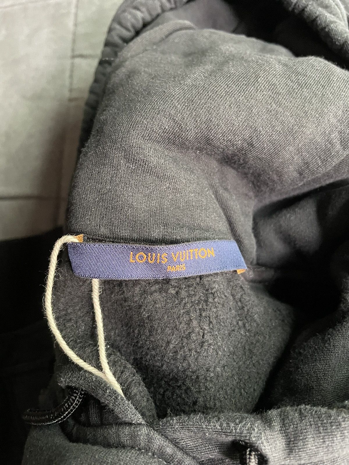 Louis Vuitton Louis Vuitton Black Reflective Logo Hoodie Size US M / EU 48-50 / 2 - 6 Thumbnail