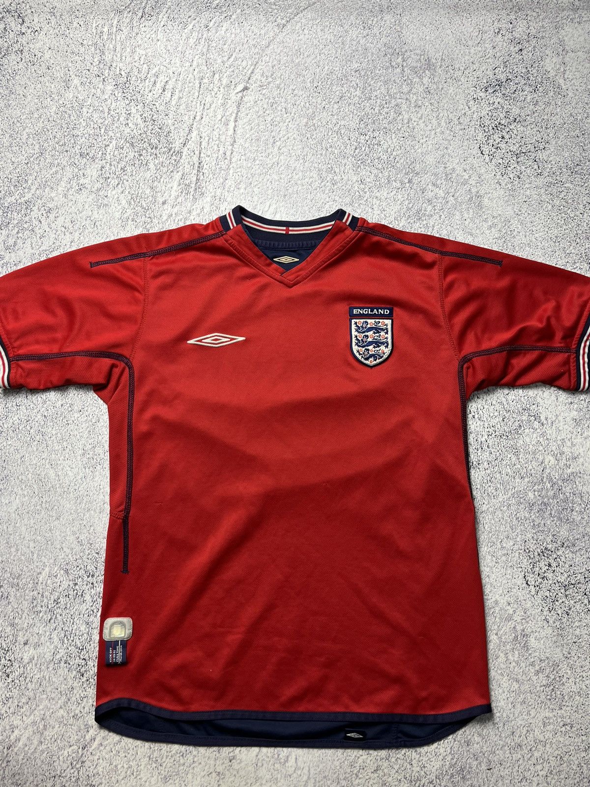 Umbro Umbro England Team Reversible Soccer Jersey 2004 Red/Navy Size US M / EU 48-50 / 2 - 3 Thumbnail