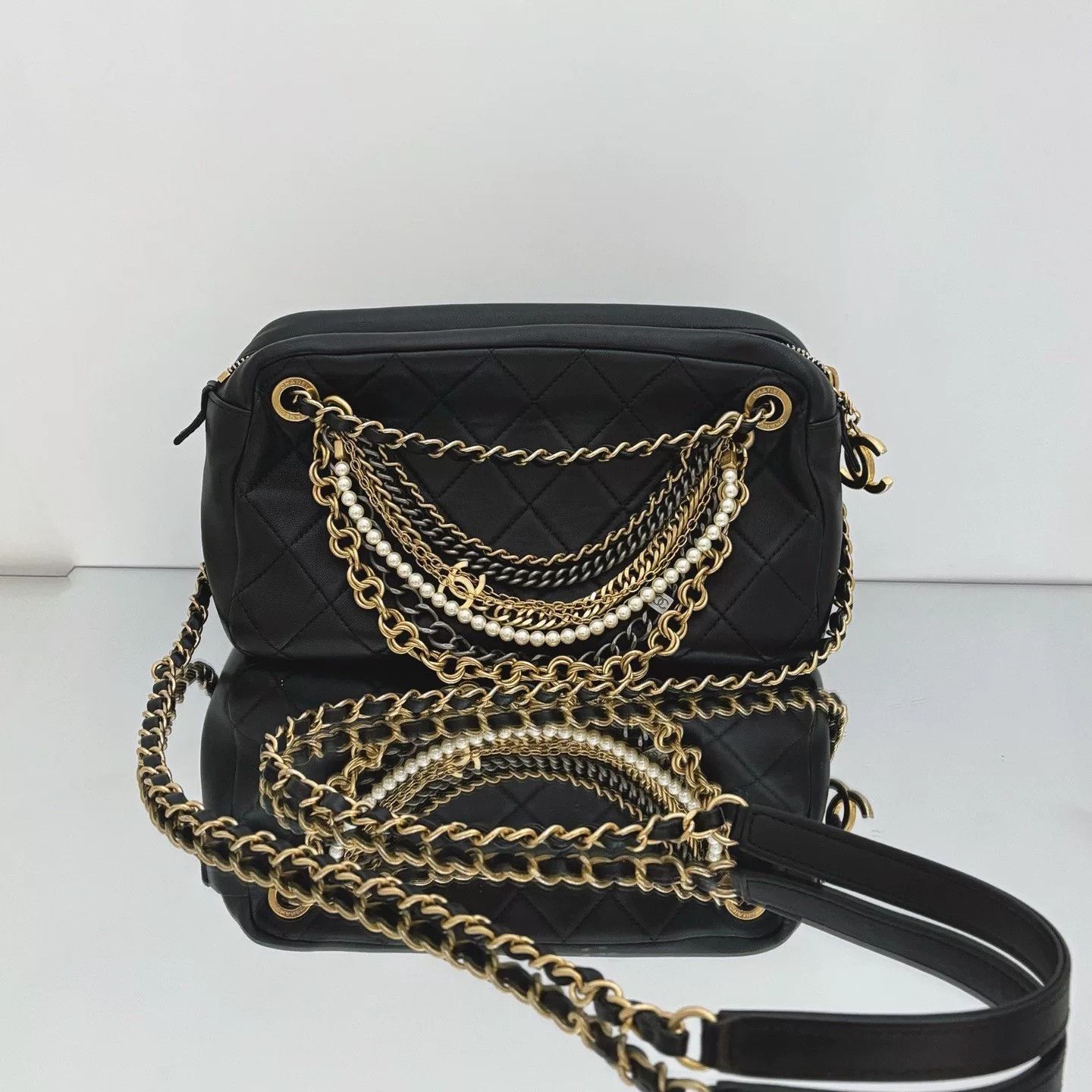 Chanel Pre-loved Bag Very good condition Size ONE SIZE - 1 Thumbnail