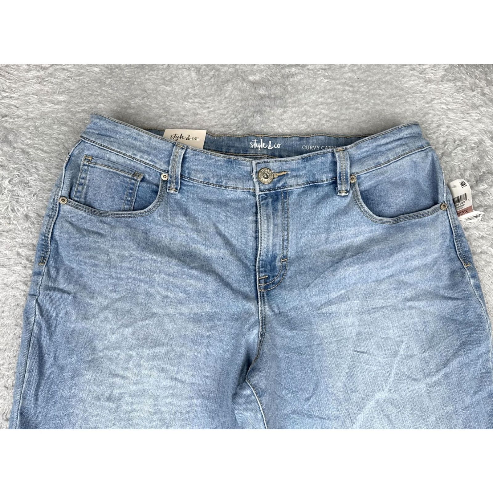 Vintage Style&co. Jeans Capri Womens 12P Blue Light Wash Mid Rise Denim 32x22 Capri Jeans Womens 12P Petite Blue Light Wasch Capri Size 34" / US 12 / IT 48 - 4 Thumbnail