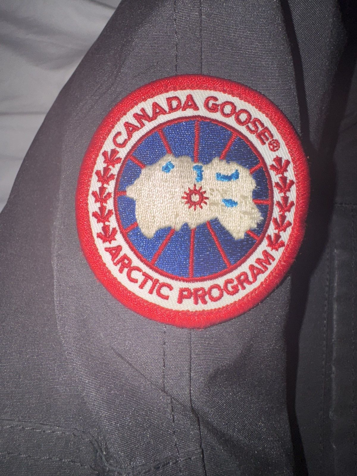 Canada Goose CANADA GOOSE CHILLIWACK BOMBER MENS DOWN JACKET AND FUR TRIM Size US L / EU 52-54 / 3 - 3 Thumbnail