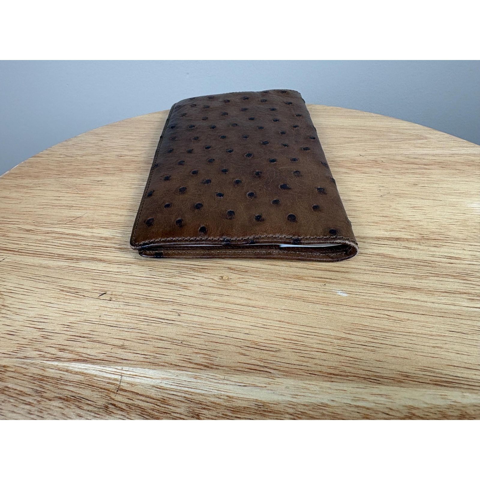 Louis Vuitton Authentic Louis Vuitton Brown Ostrich Check-book Cover Size ONE SIZE - 5 Thumbnail