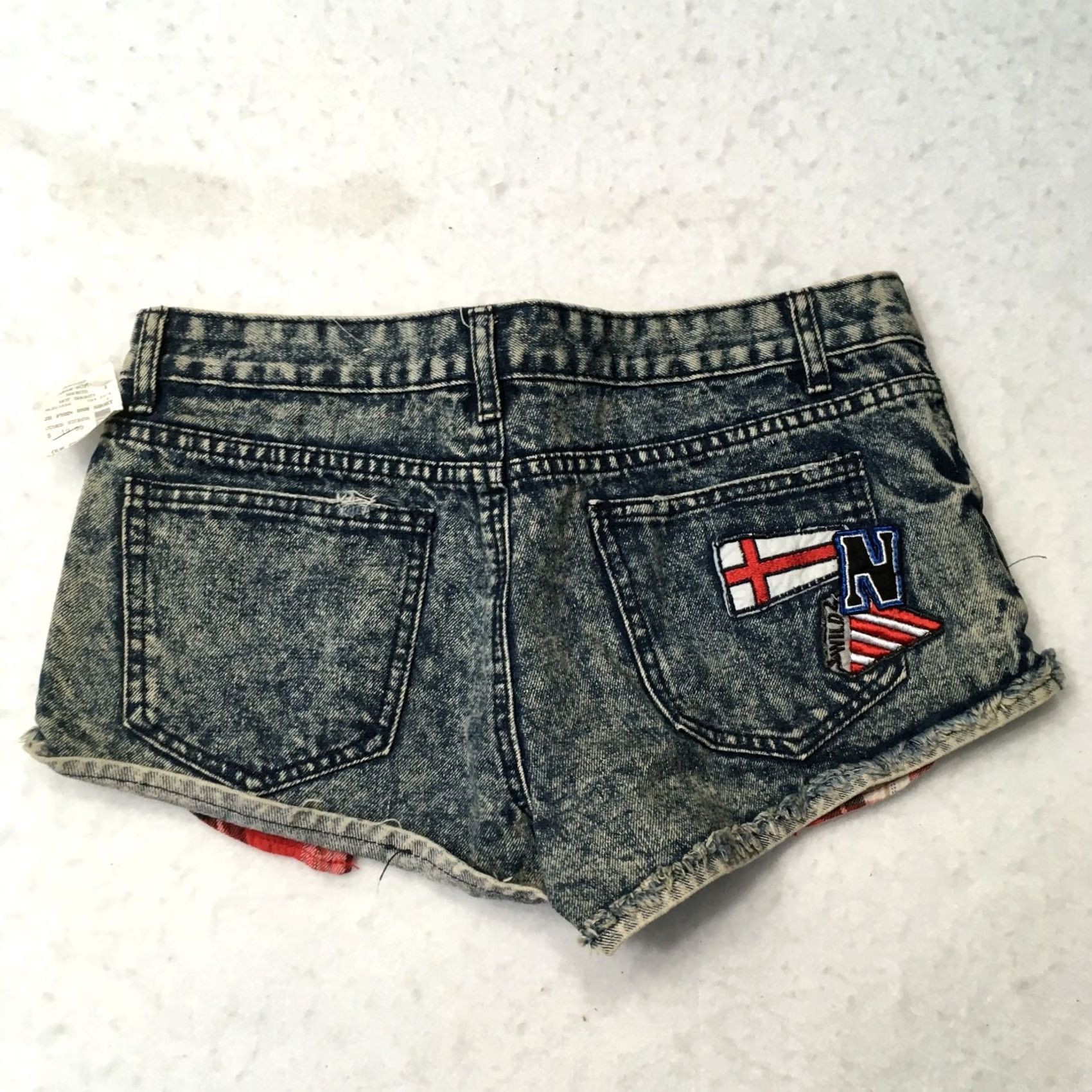 Vintage aviva j Womens Size 7 daisy dukes Shorts patches Pocket Blue Size 28" / US 6 / IT 42 - 6 Thumbnail