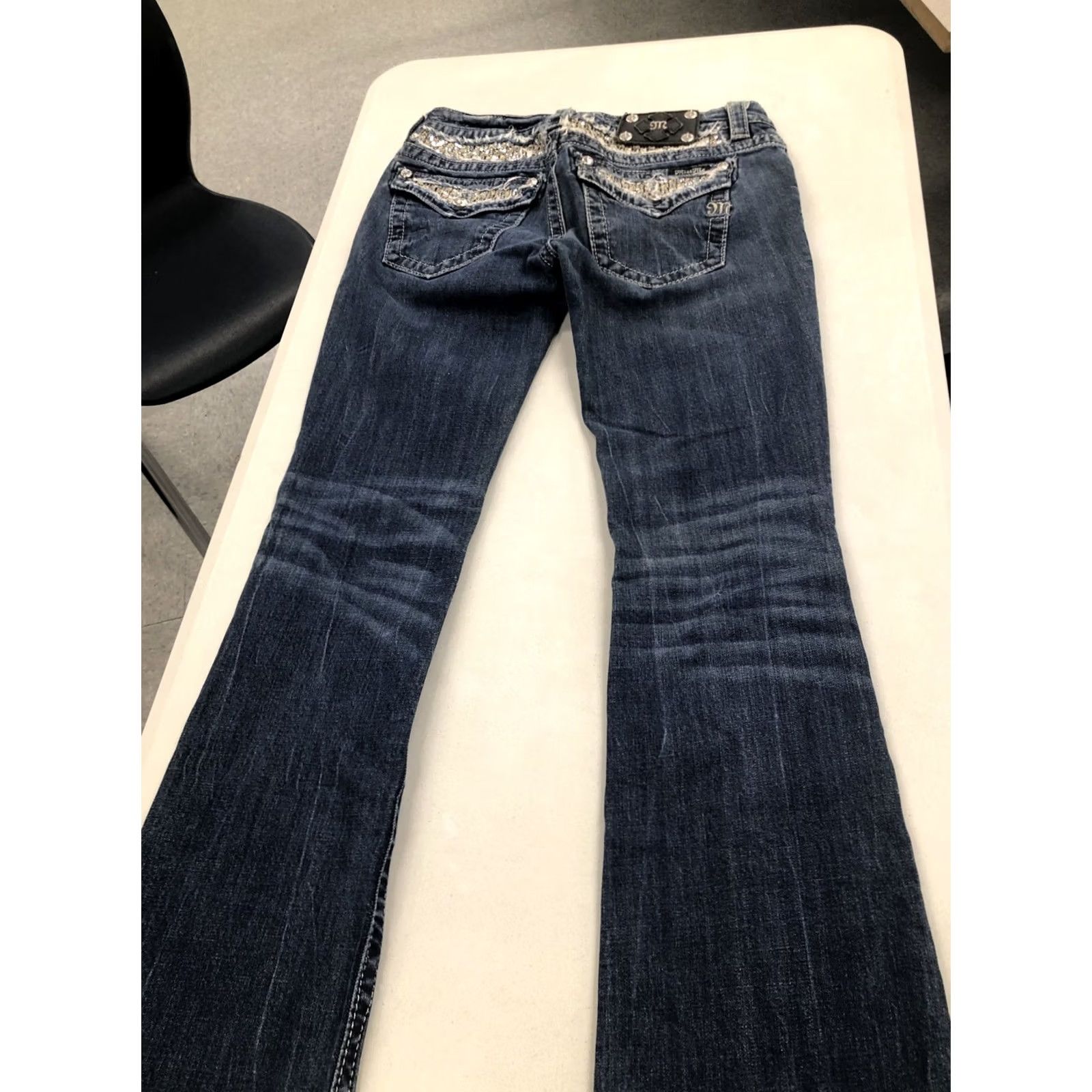 Miss Me MISS Me Boots blue denim Jeans Womens sz 30 x 30.5 bootcut rhinestone bling pockets 5-pocket low rise regular fit denim Size 28" / US 6 / IT 42 - 6 Thumbnail