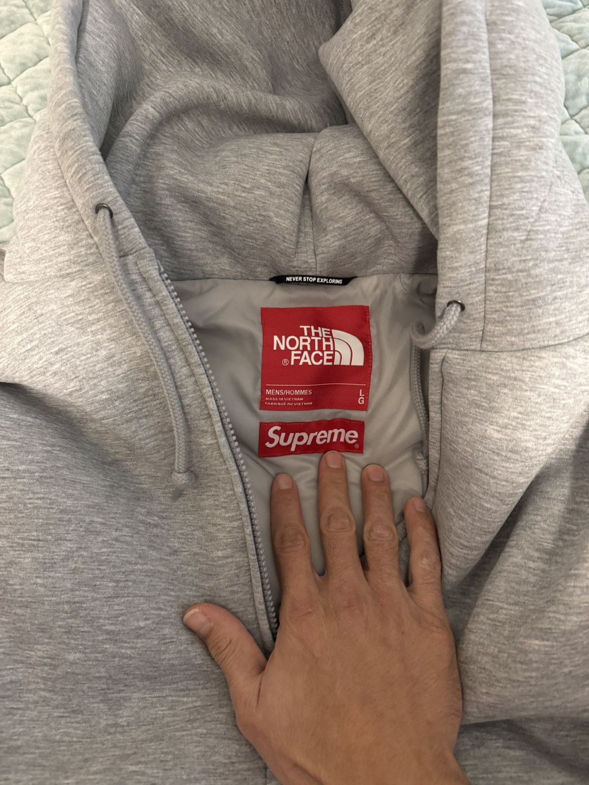 Supreme × The North Face Supreme x TNF down filled zip up Size US L / EU 52-54 / 3 - 2 Thumbnail