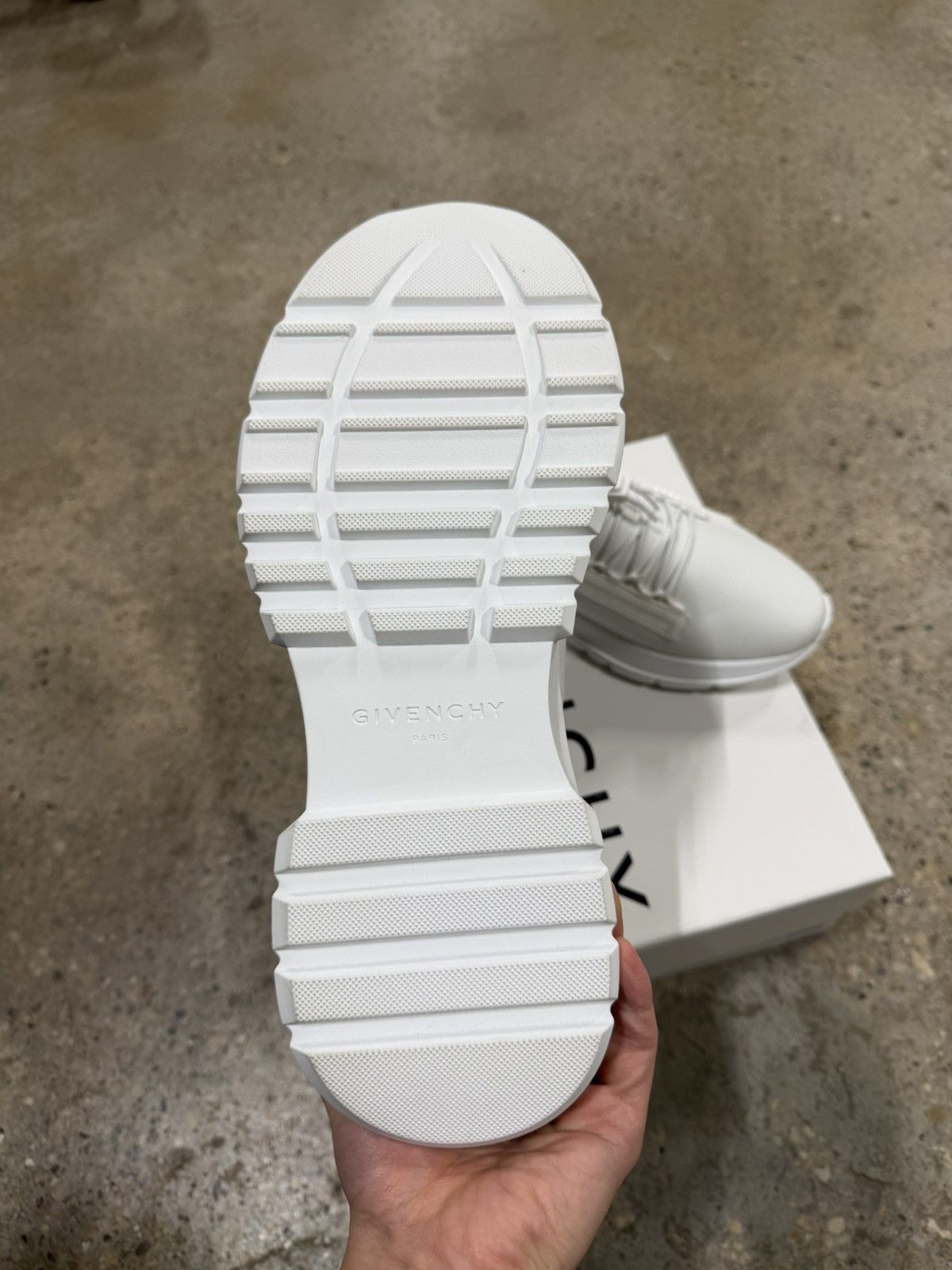 Givenchy Givenchy Spectre Runner Sneaker NEW 900$ Size US 13 / EU 46 - 6 Thumbnail