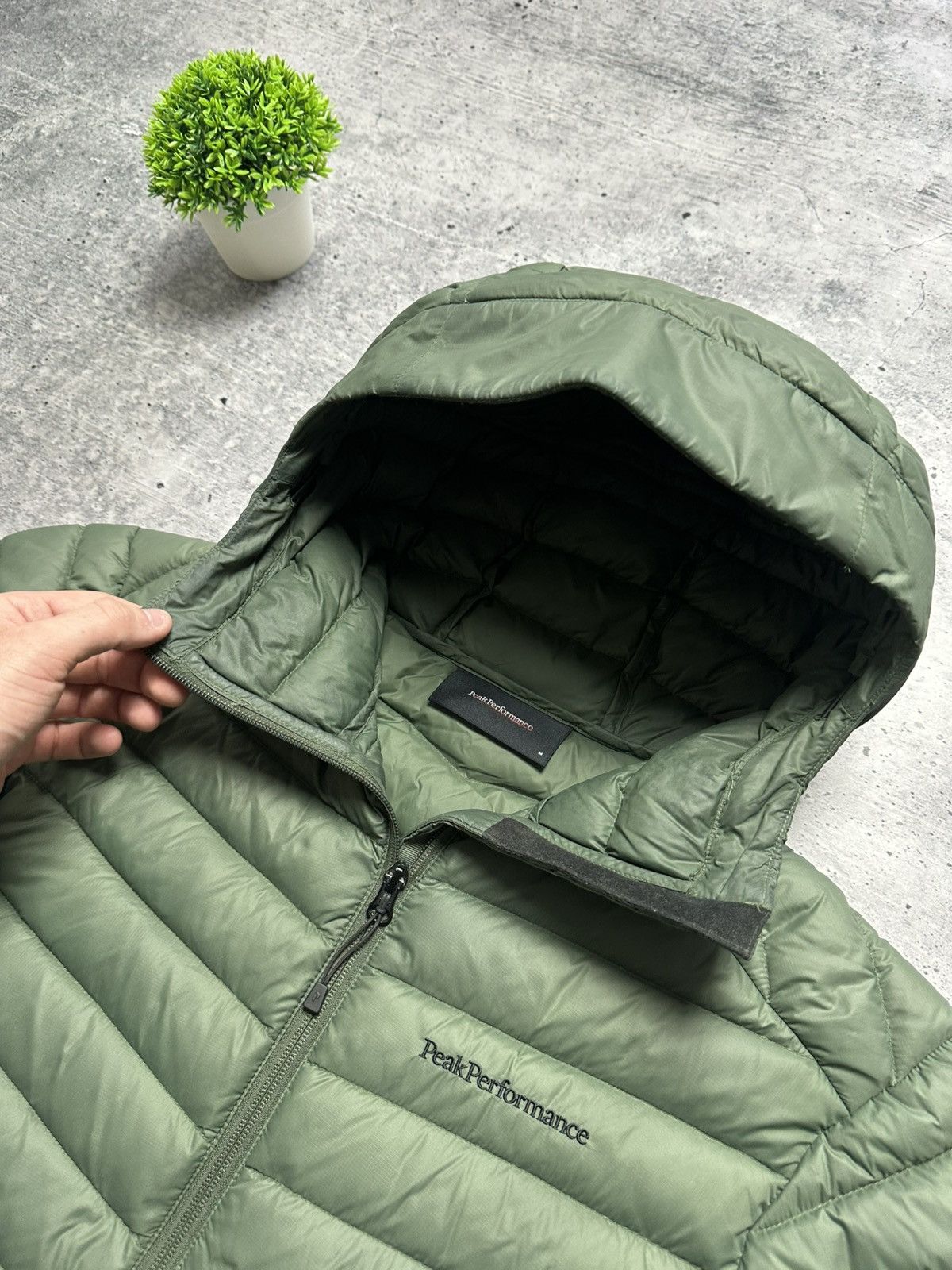 Peak Performance Peak Performance Frost Down Hood Outdoor Mountain Jacket Size US M / EU 48-50 / 2 - 5 Thumbnail