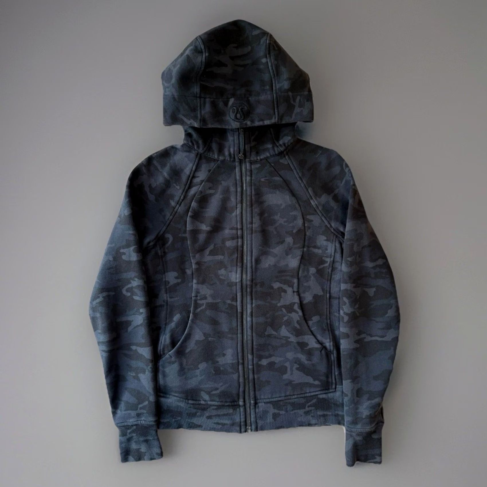 Lululemon Lululemon Scuba Hoodie Jacket 6 Black Camo Full Zip Workout Athleisure Yoga Size M / US 6-8 / IT 42-44 - 2 Thumbnail