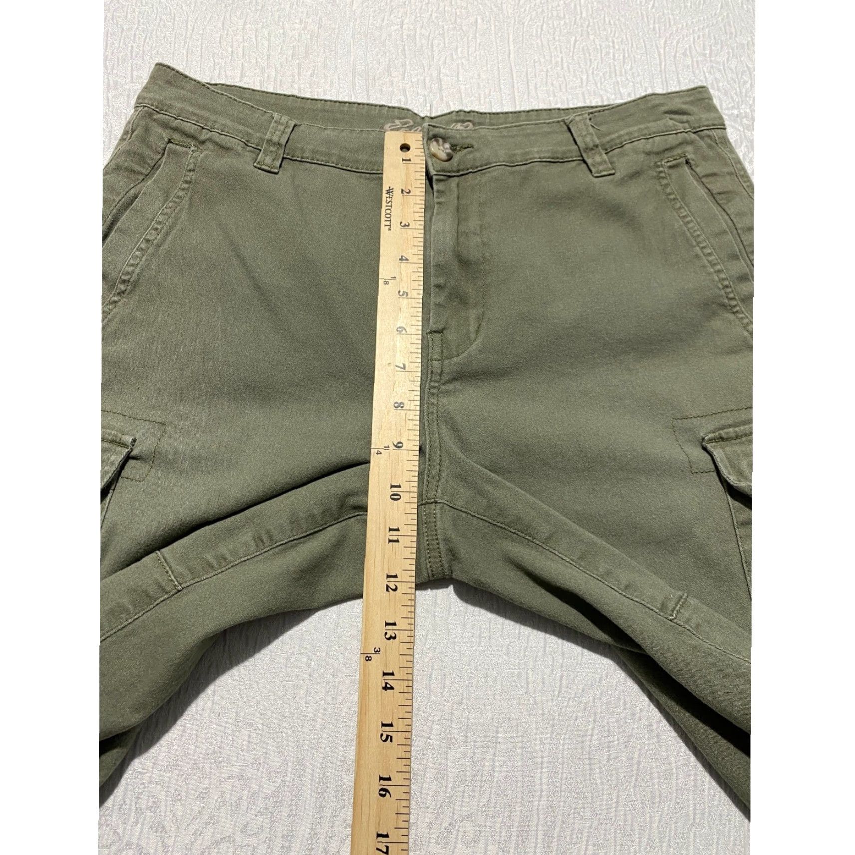 Eddie Bauer Eddie Bauer Cargo Shorts Mens 32 Regular Olive Green Canvas Cargo Pocket 6-Pocket Hiking Casual Travel Workwear Buttons Logo Size US 32 / EU 48 - 6 Thumbnail