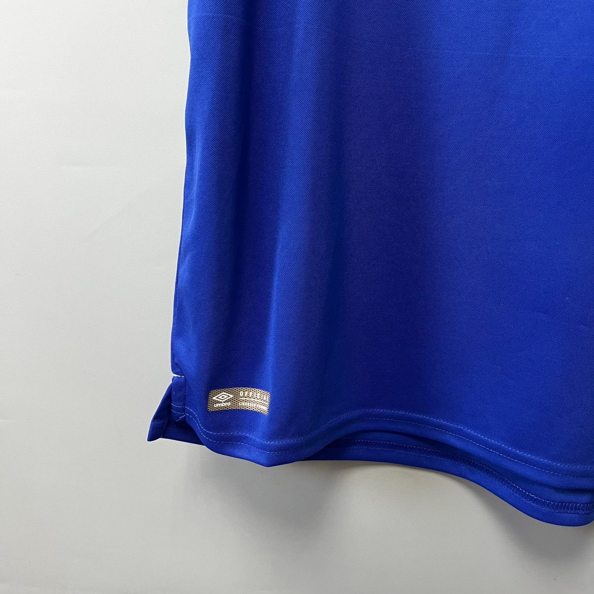 Umbro Umbro Everton Football Soccer Jersey T shirt y2k NWT NEW Size US M / EU 48-50 / 2 - 6 Thumbnail