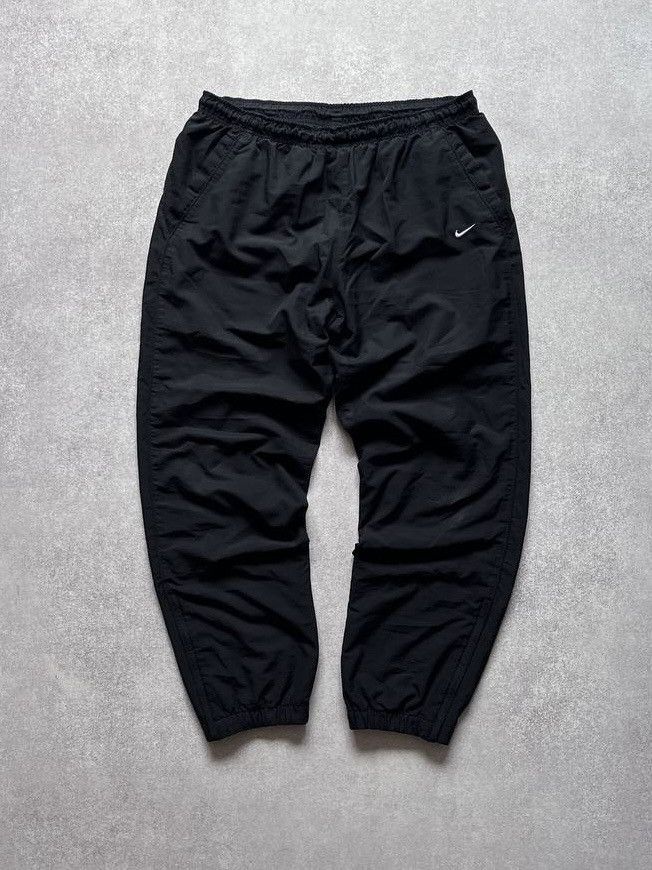 Nike Vintage Nike Swoosh Baggy Nylon Trackpants Y2K 36 Size US 36 / EU 52 - 1 Thumbnail