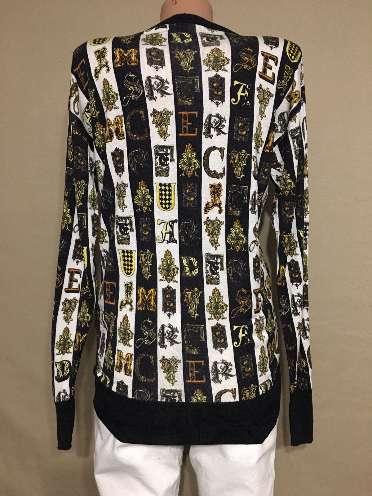Versace VERSACE Virtus Silk Sweater Alphabet Black Gold Medusa EU38 Size S / US 4 / IT 40 - 5 Thumbnail