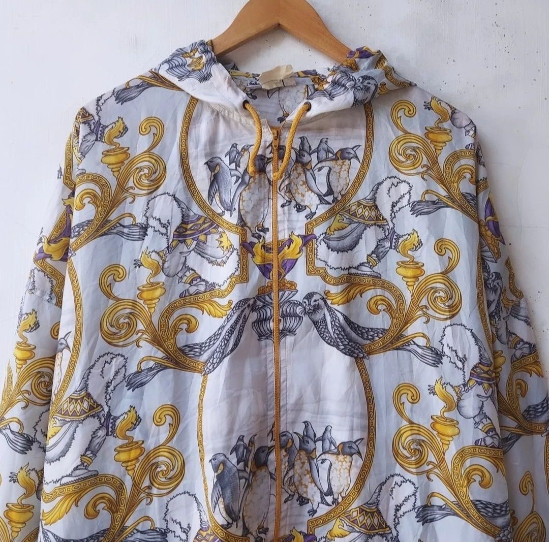 Designer × Salvatore Ferragamo × Vintage Vintage Salvatore Ferragamo Polyester Packable Jacket Size US L / EU 52-54 / 3 - 3 Thumbnail