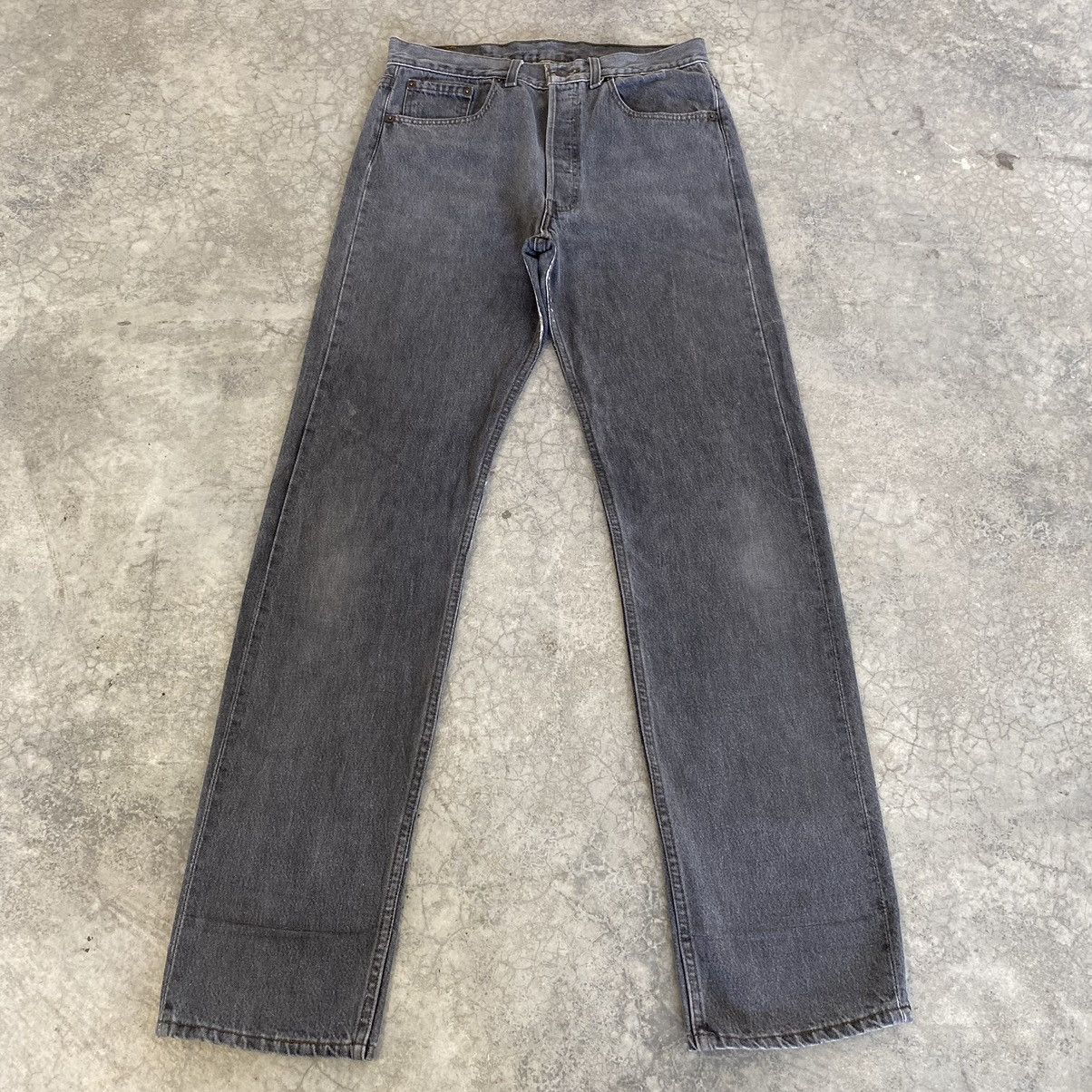 Levi's × Vintage Size 31x33.5 Vintage 1993 Levis 501 Ash Grey Jeans Size US 31 - 2 Thumbnail