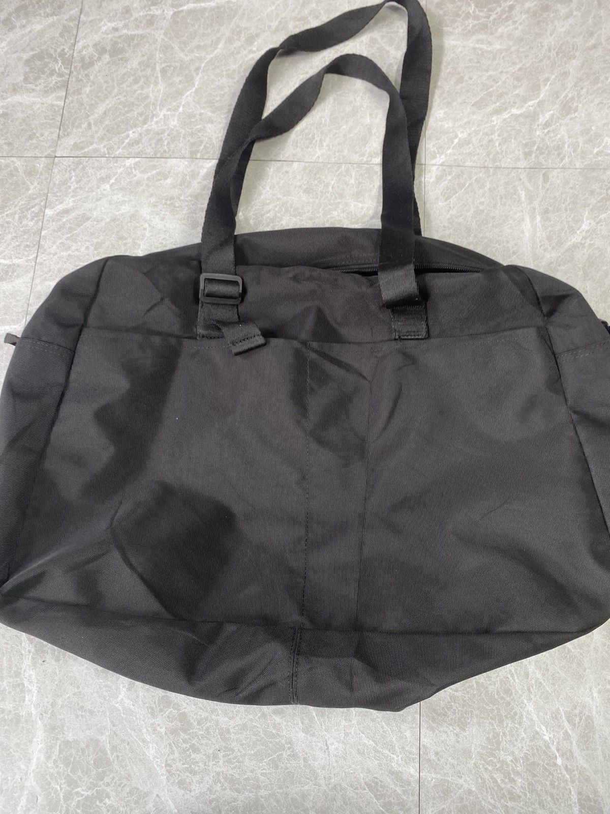 Zara ZARA duffle bag like new Size ONE SIZE - 2 Thumbnail